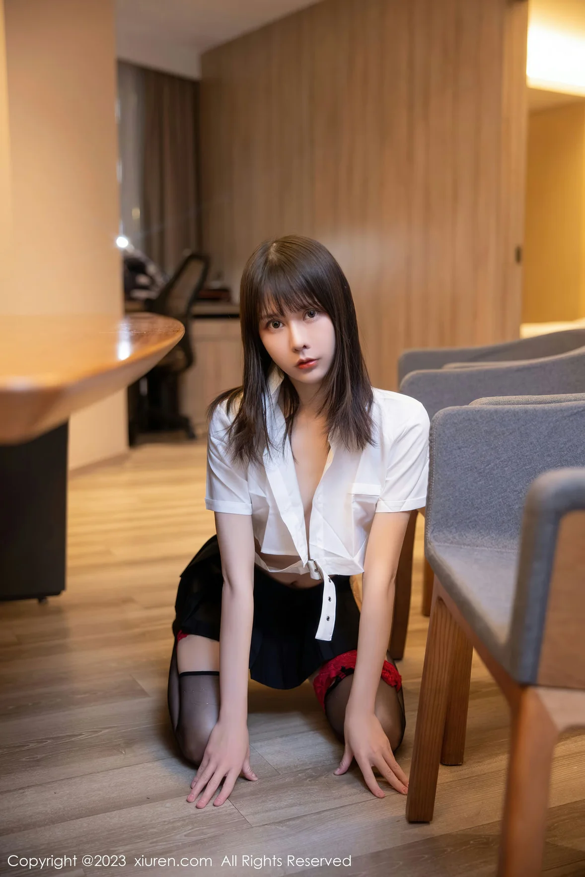  XiuRen 秀人 No.6862 甜佳佳 诱人短裙性感写真 [81P]第17张