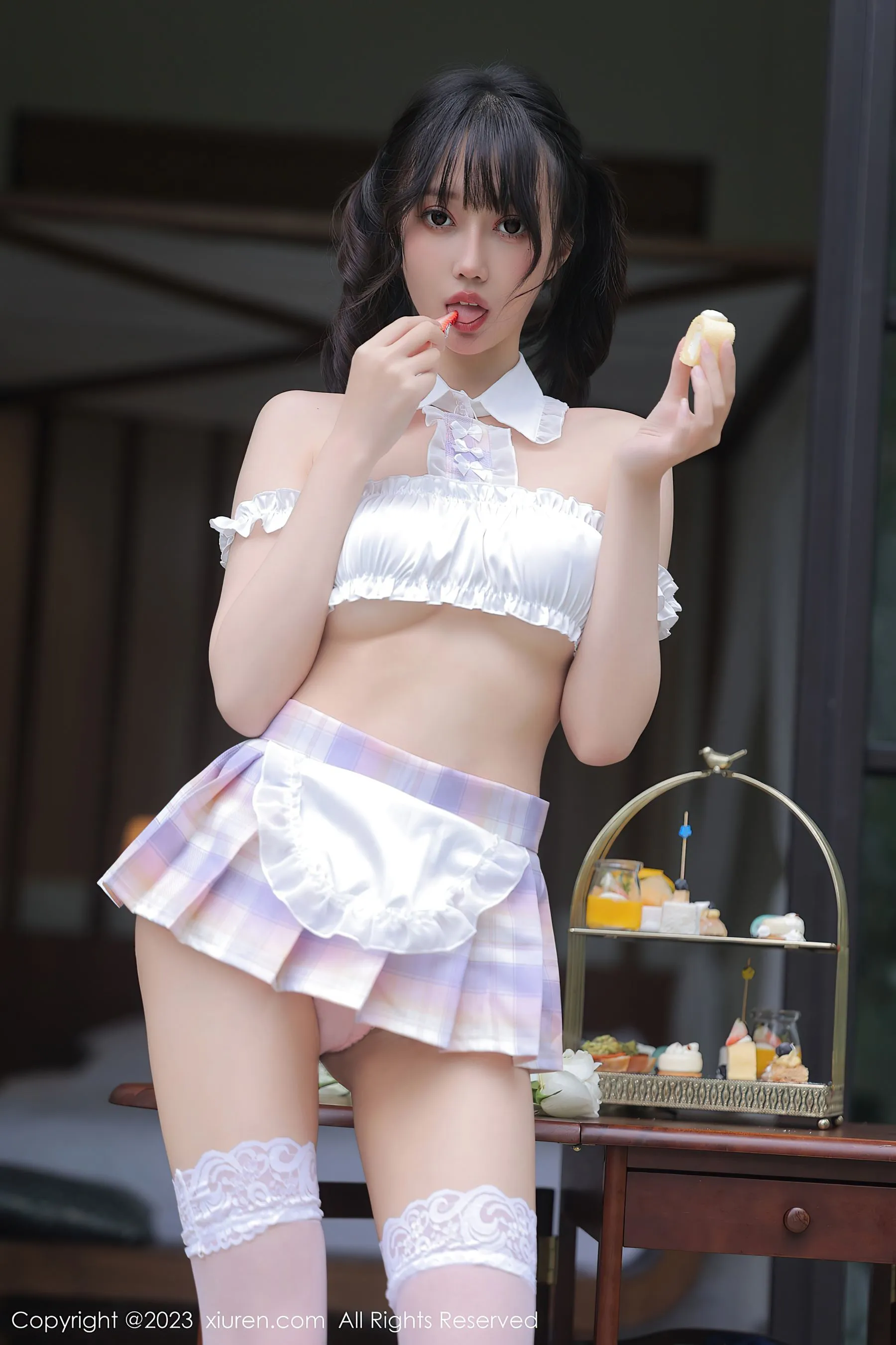 秀人网 No.6392 玥儿玥er 女仆服美腿第2张