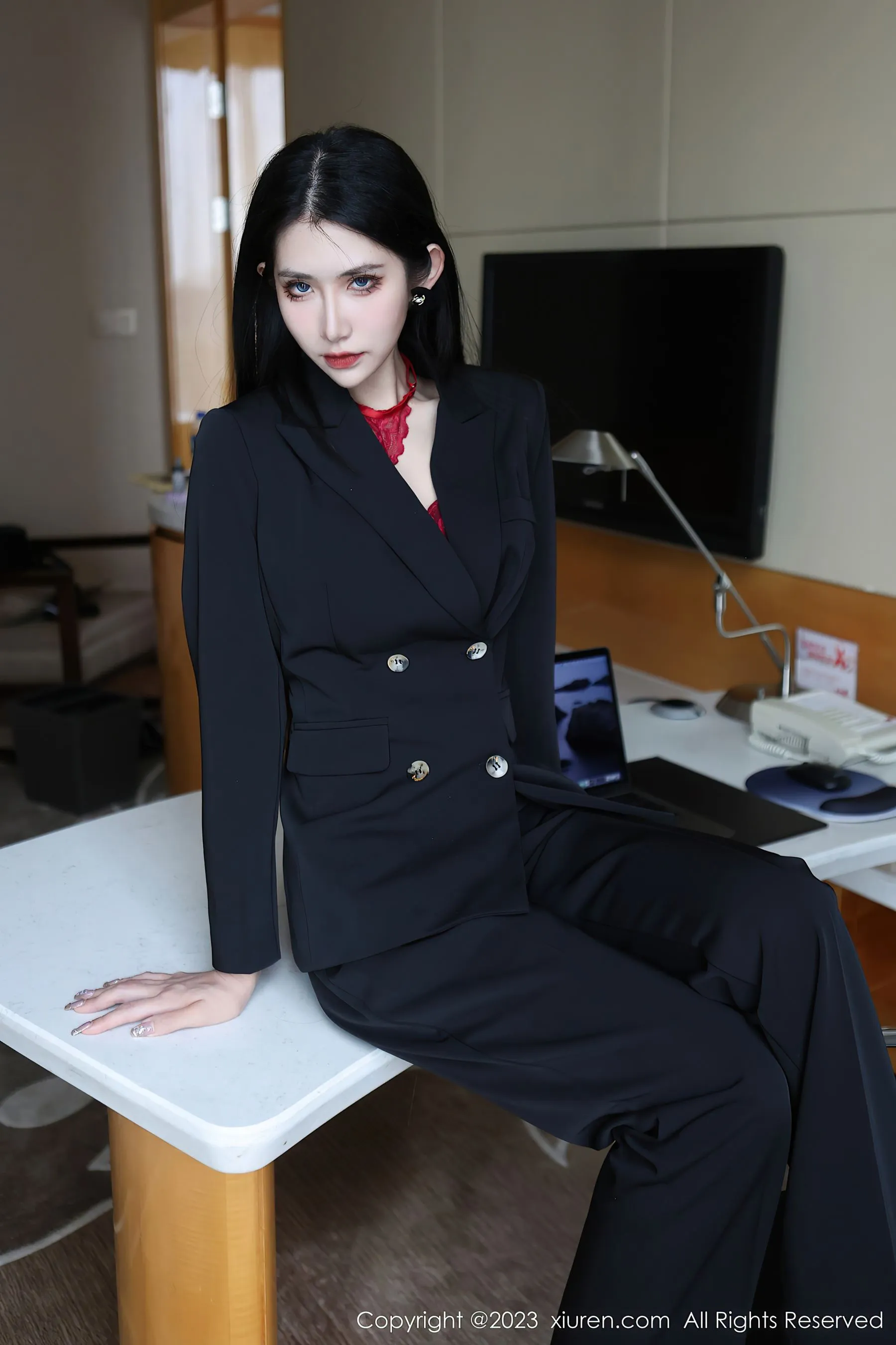  秀人网 No.6402 依娜Yina 美腿新人第28张