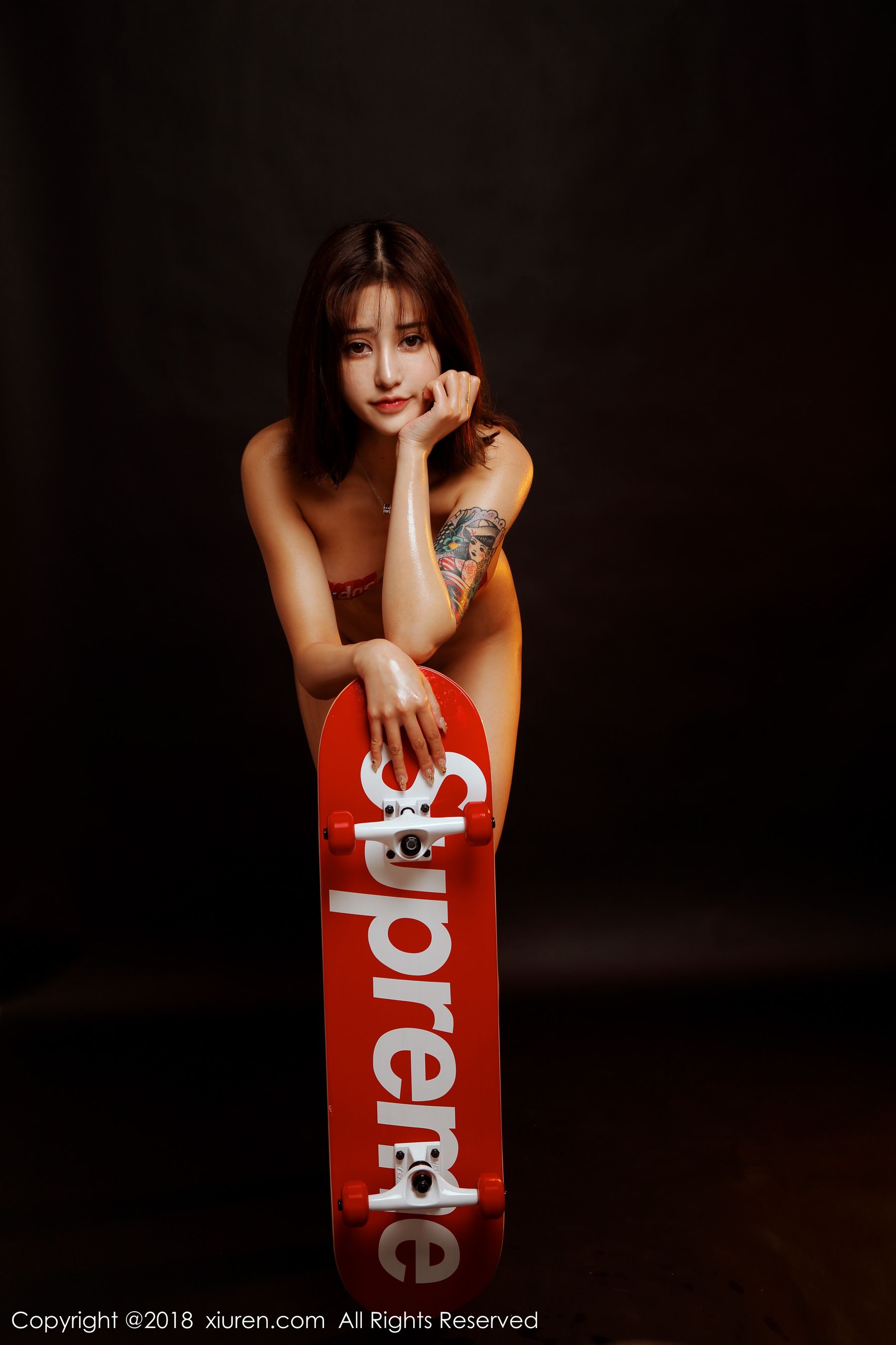  丹妮Danny《运动滑板人体抹油与浴室湿身》 XiuRen 秀人网 No.994第4张