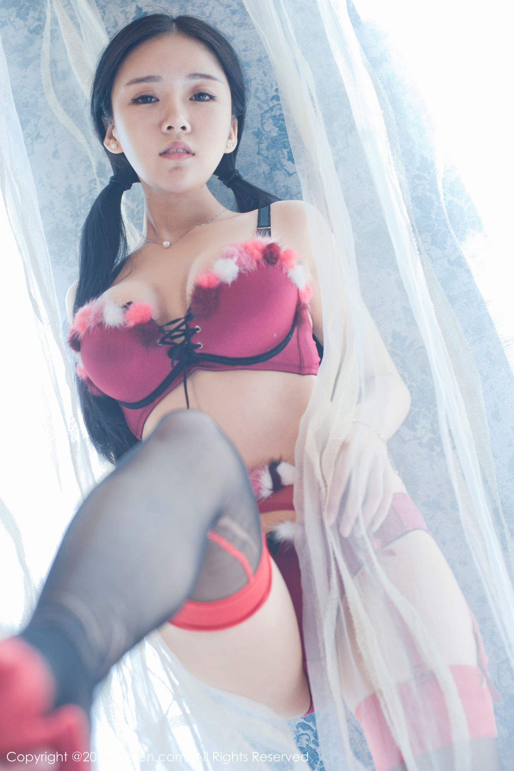  红气球《童颜巨乳稚气未脱小姑娘》 秀人 No.932第4张