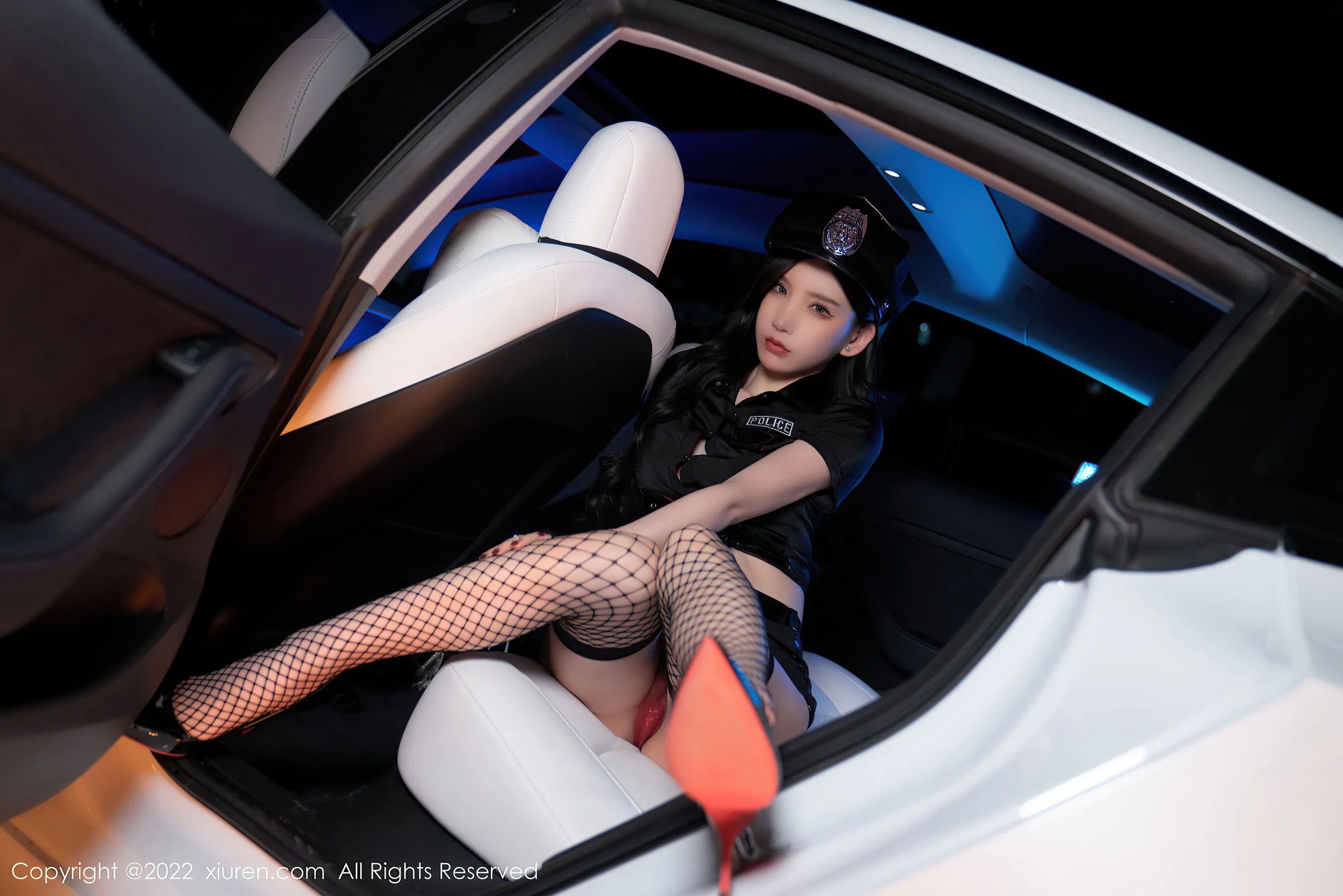  秀人网 No.4741 周于希Sally 黑丝美腿女警制服第4张