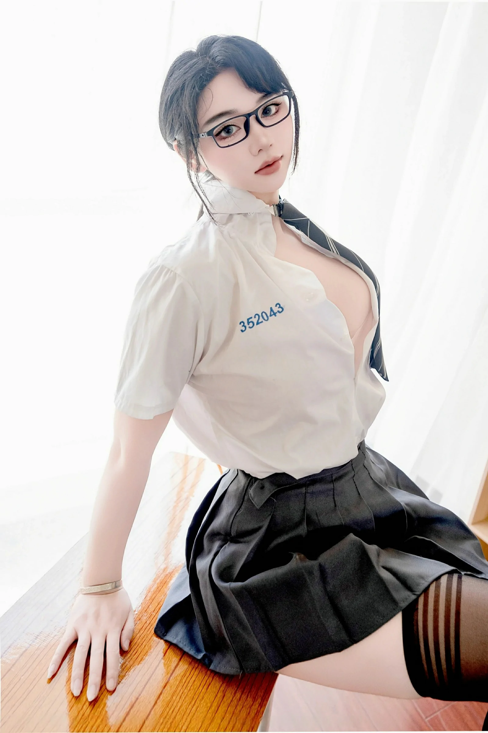  秀人网 No.10530 汐汐爱吃草莓 [85P]第6张