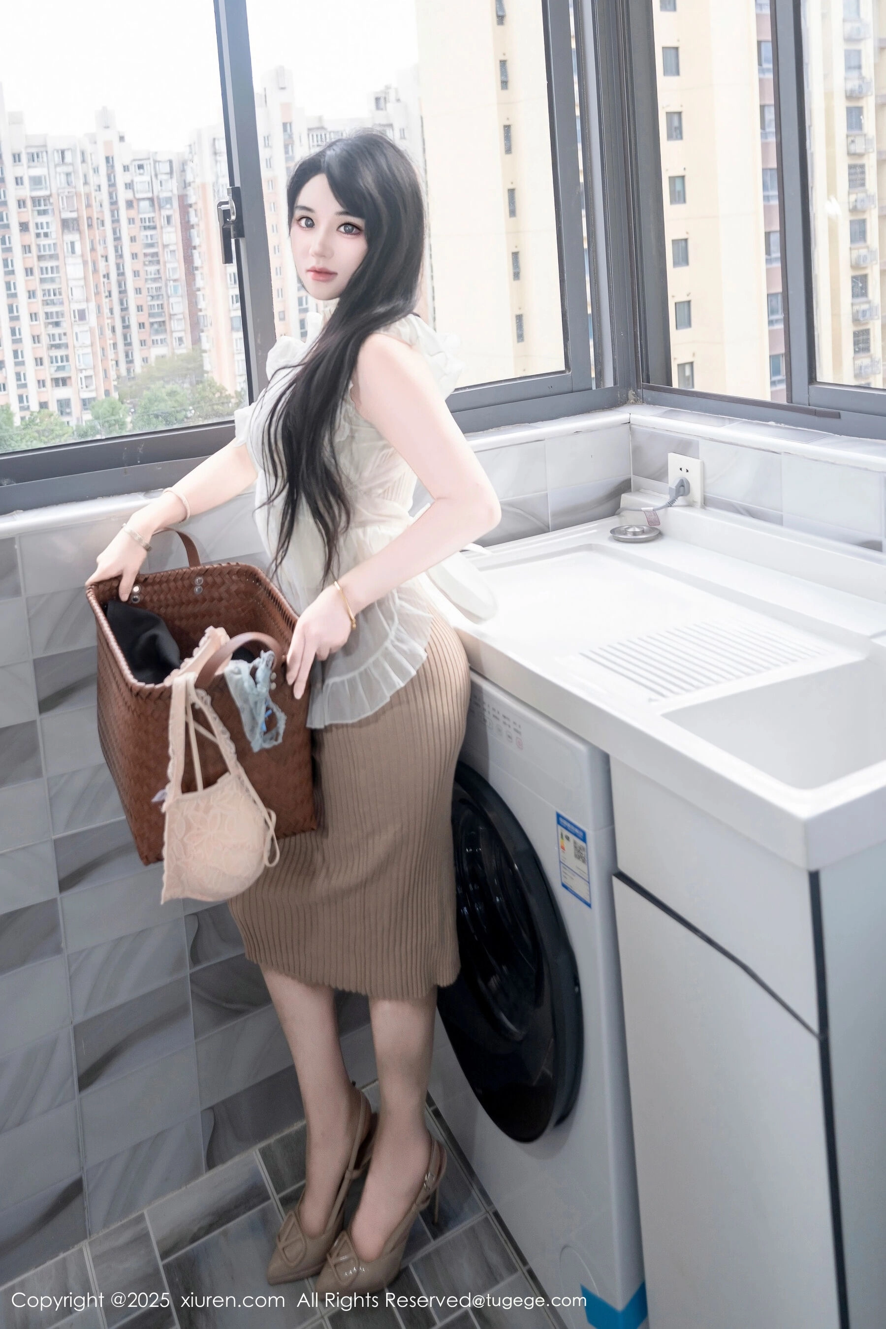  秀人网 汐汐爱吃草莓 Vol.11010 [83P]第3张