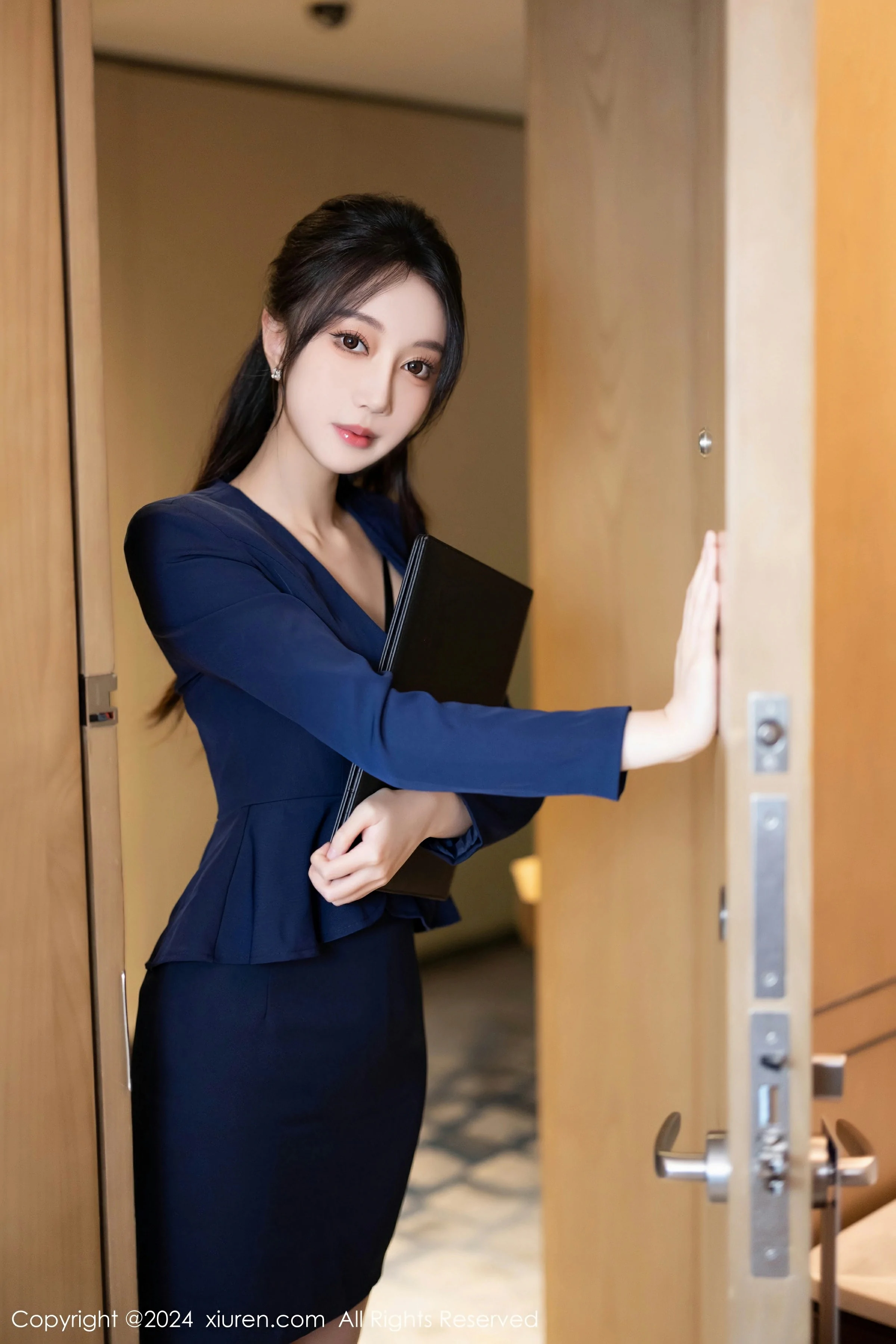  XiuRen 秀人 No.8669 玥儿玥 [90P]第1张