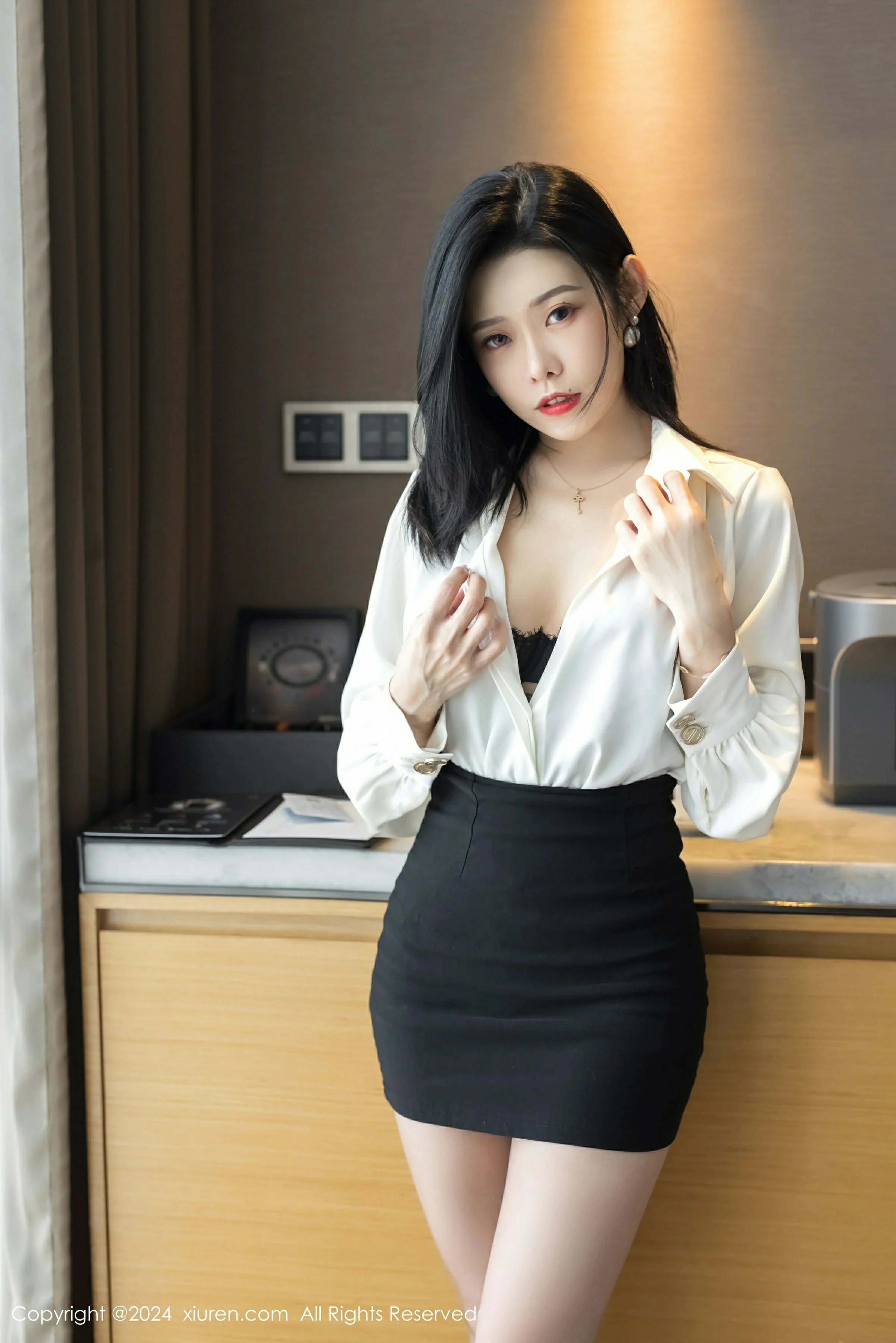  XiuRen 秀人 No.9329 luvian本能 [42P]第2张