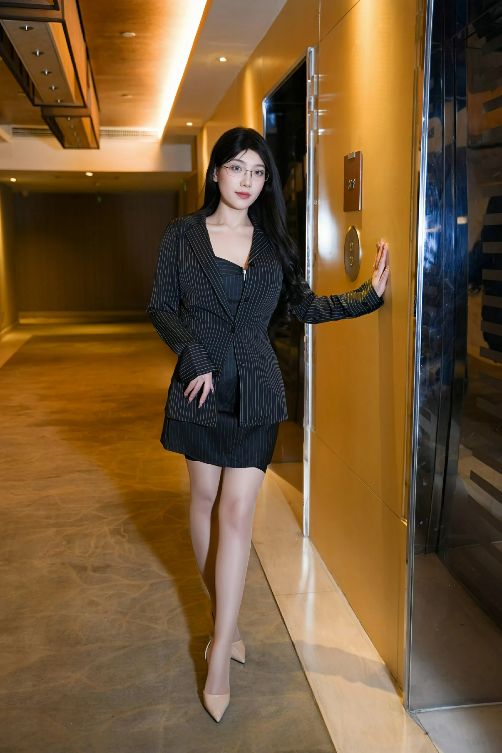  秀人网 No.10487 美悠 [74P]第5张