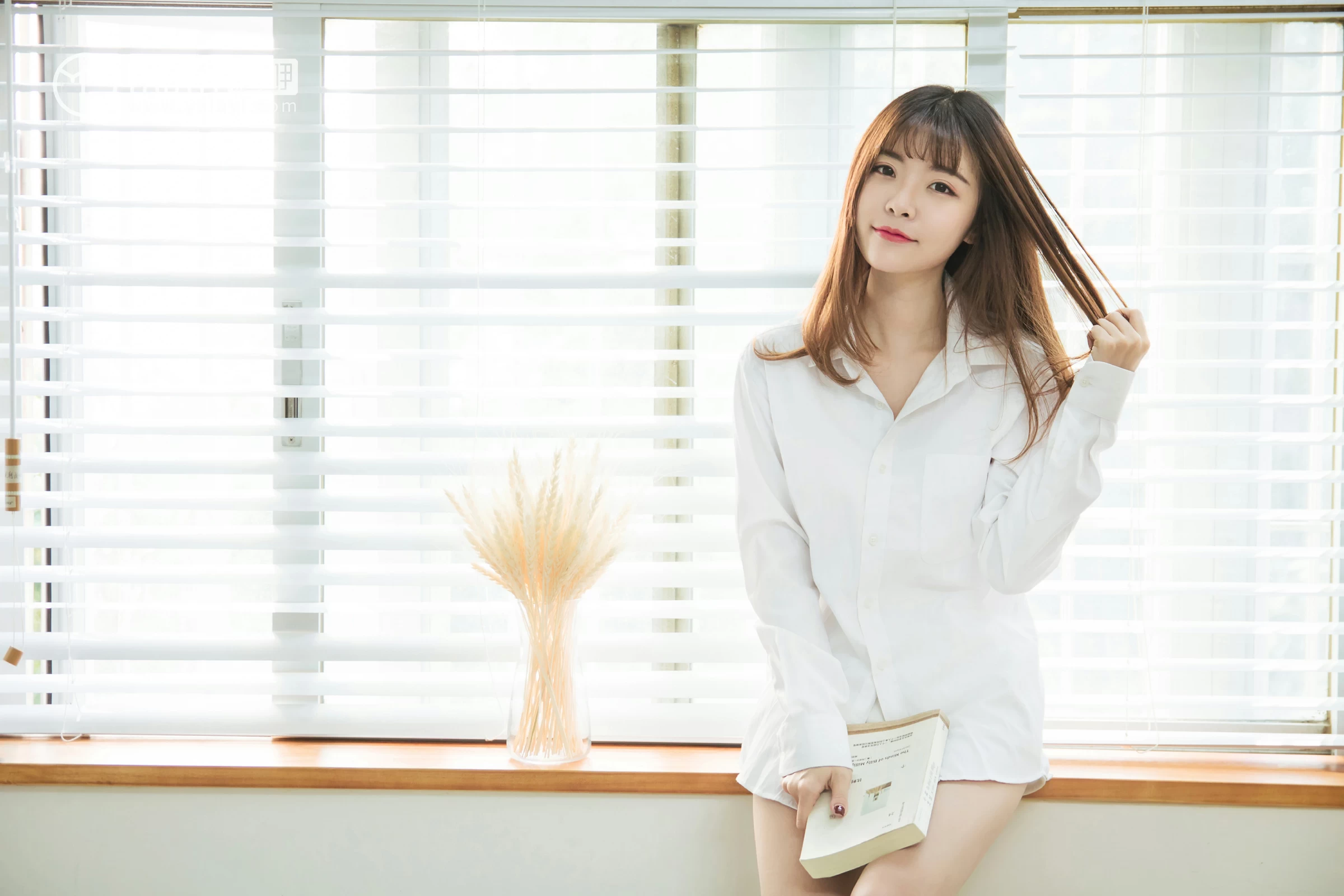 [YALAYI雅拉伊]NO.036 小美好 阳阳 白色衬衫与短袖加白色短裤性感私房写真集第6张