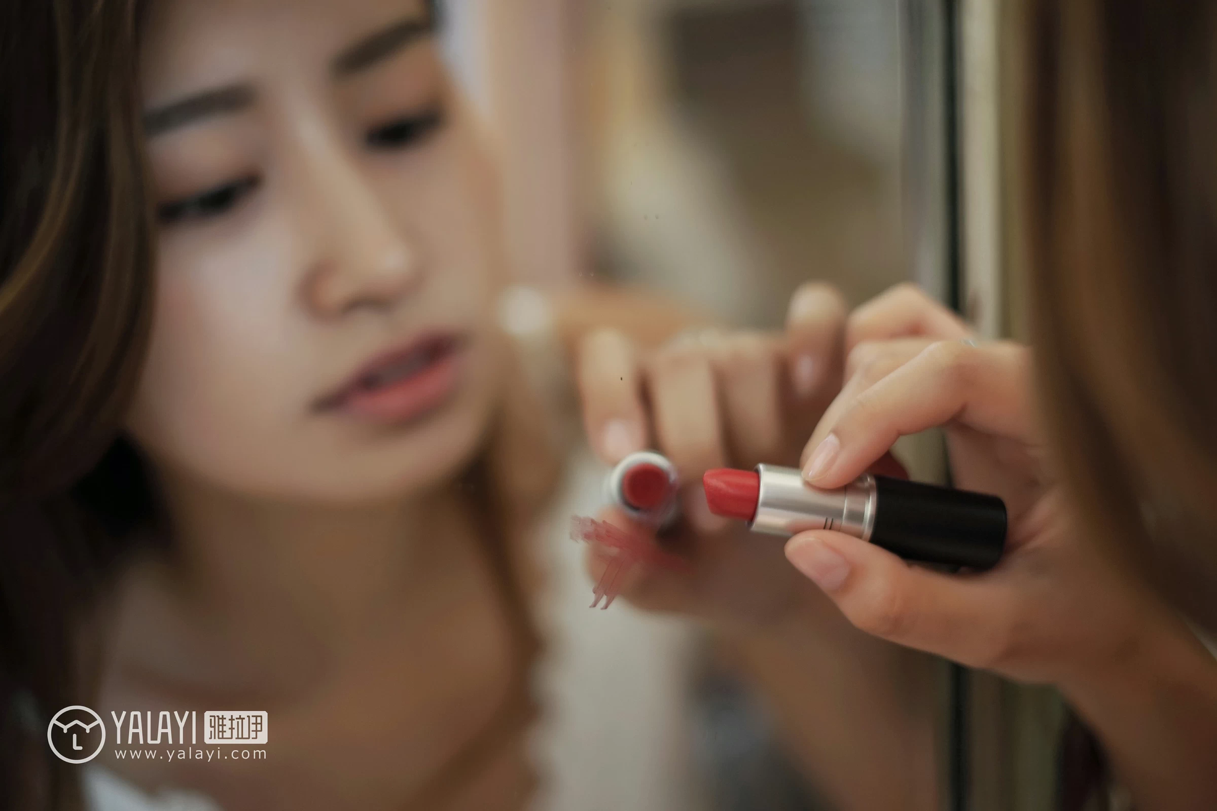 [YALAYI雅拉伊]NO.037 午后阳光 饰媛 白色吊带蕾丝连衣裙性感私房写真集第12张