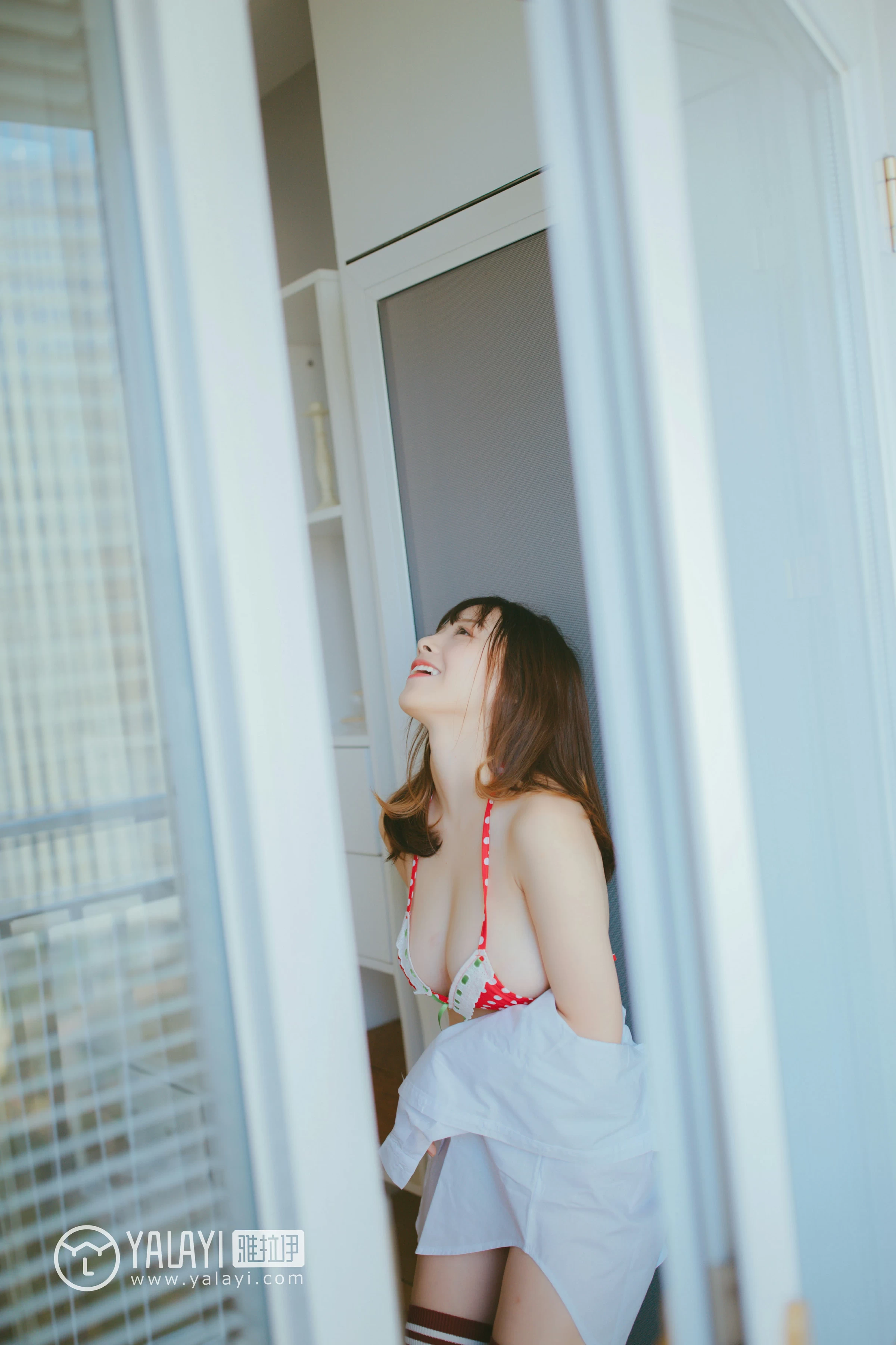 [YALAYI雅拉伊]NO.055 我一定会爱上你 南瓜南瓜 白色透视衬衫加红色情趣内衣性感私房写真集第6张