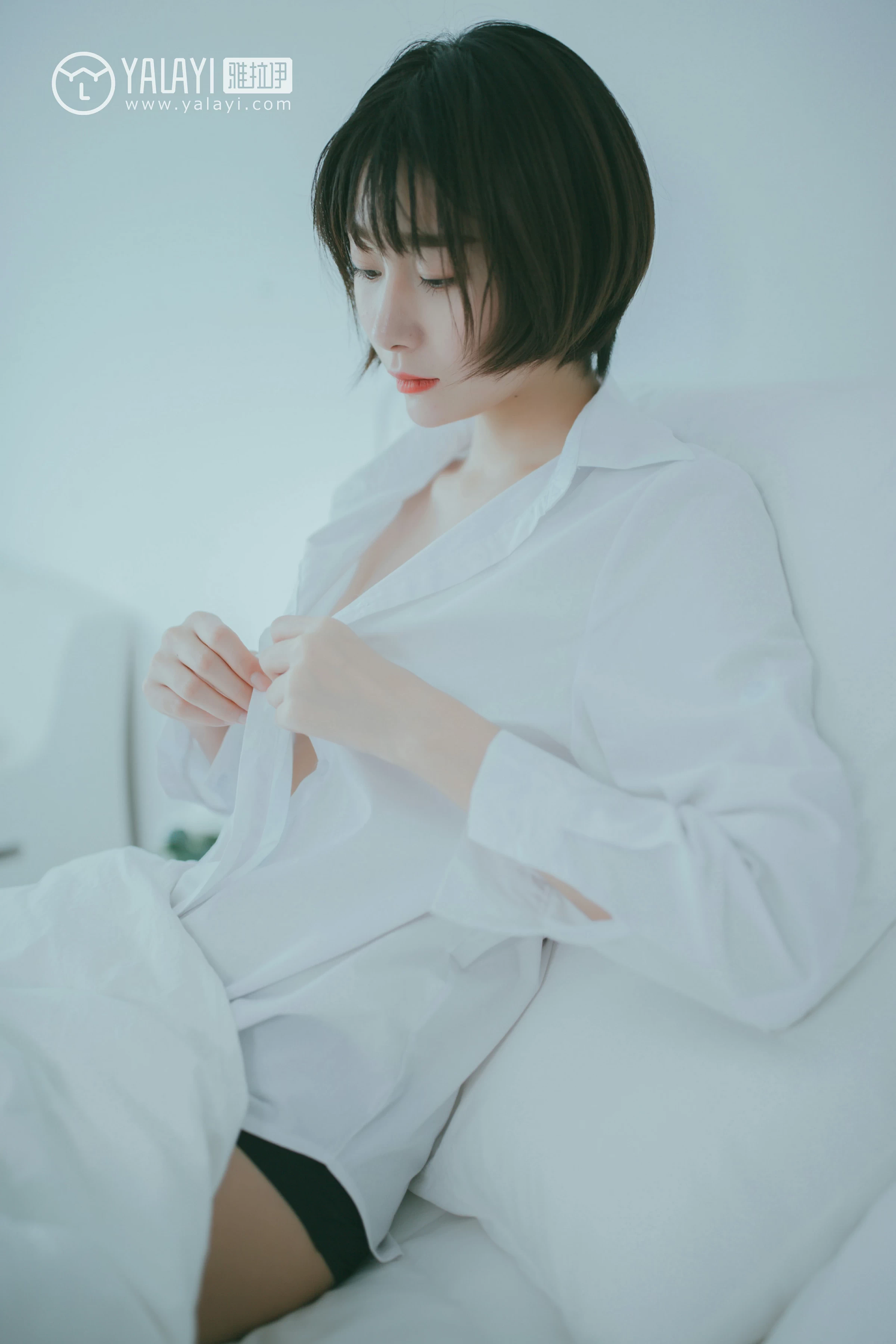 [YALAYI雅拉伊]NO.077 美丽如你 静静 白色衬衫与半裸性感玉体私房写真集第5张