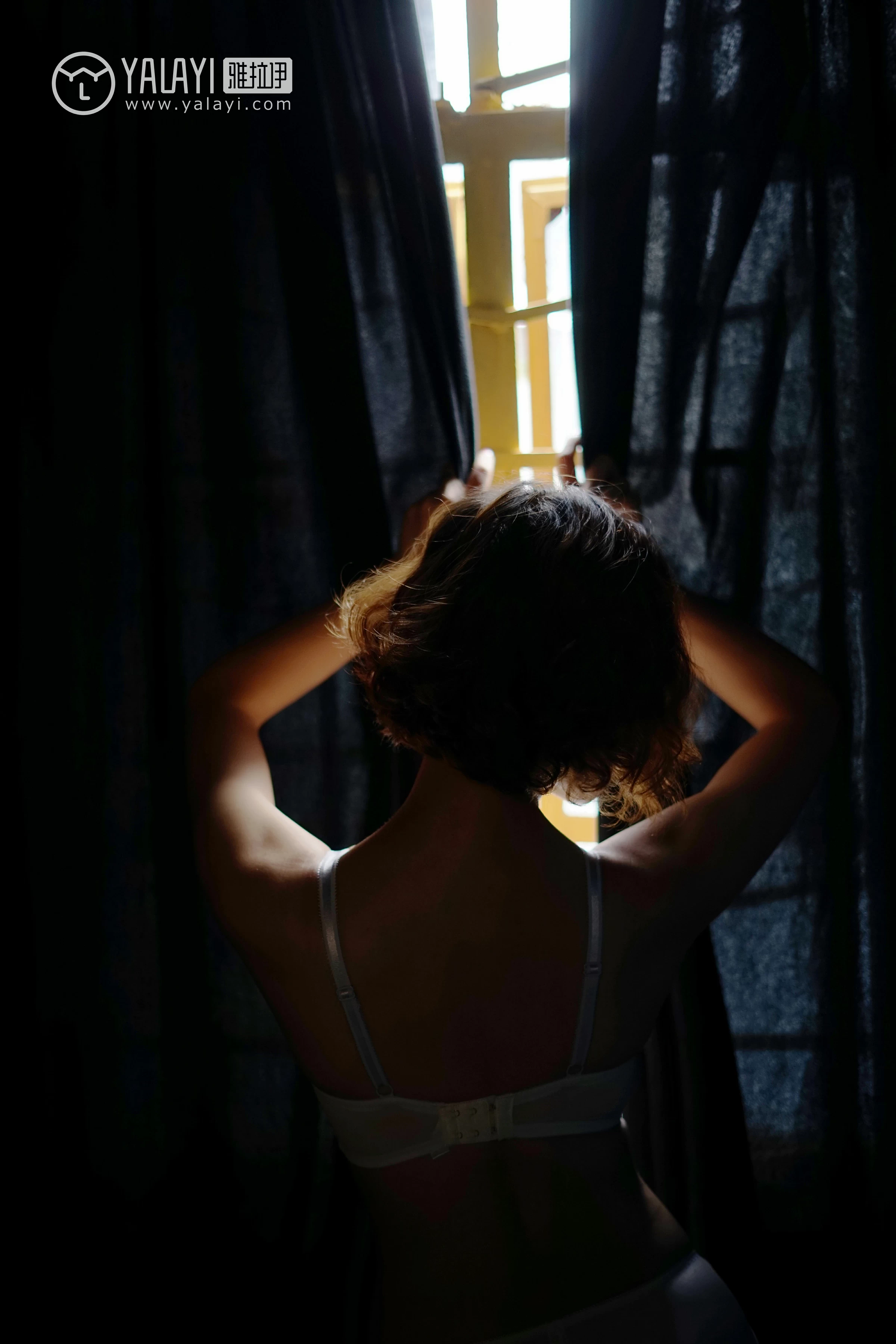 [YALAYI雅拉伊]NO.080 你是大海 泡芙 红色连衣裙加白色蕾丝内衣性感私房写真集第6张