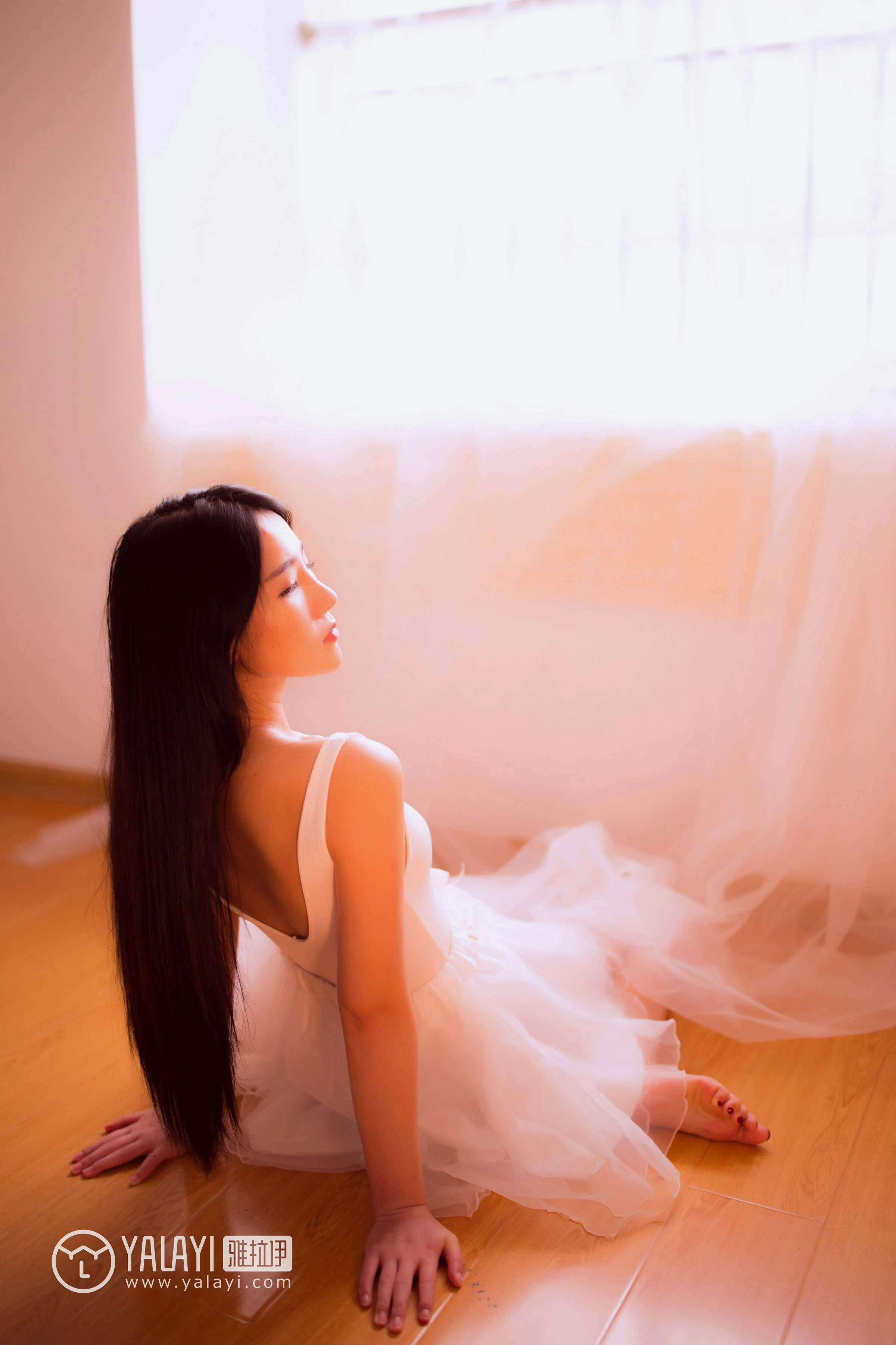 [YALAYI雅拉伊]NO.089 同一个童话 刘小美 白色吊带芭蕾舞裙性感私房写真集第11张