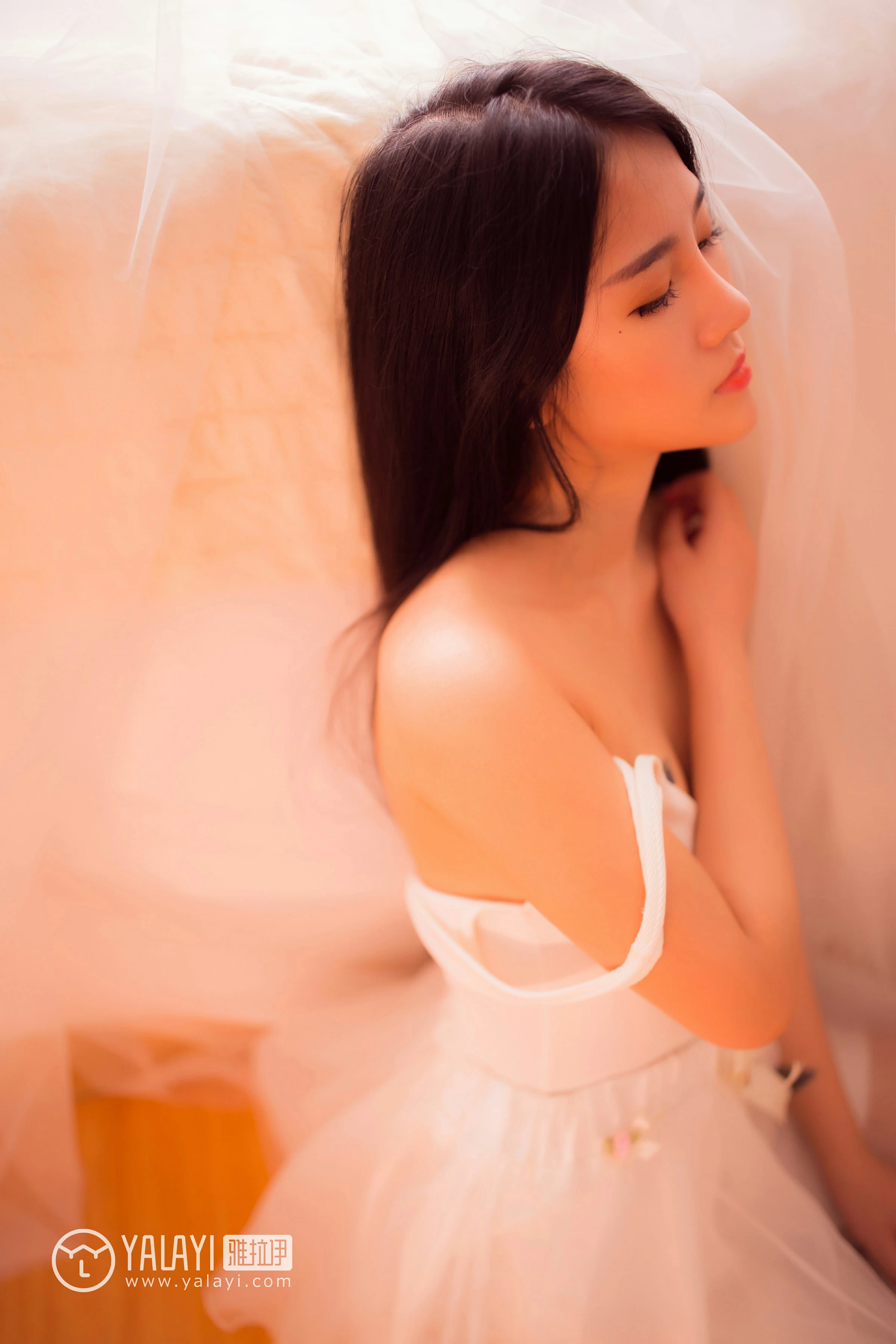 [YALAYI雅拉伊]NO.089 同一个童话 刘小美 白色吊带芭蕾舞裙性感私房写真集第12张