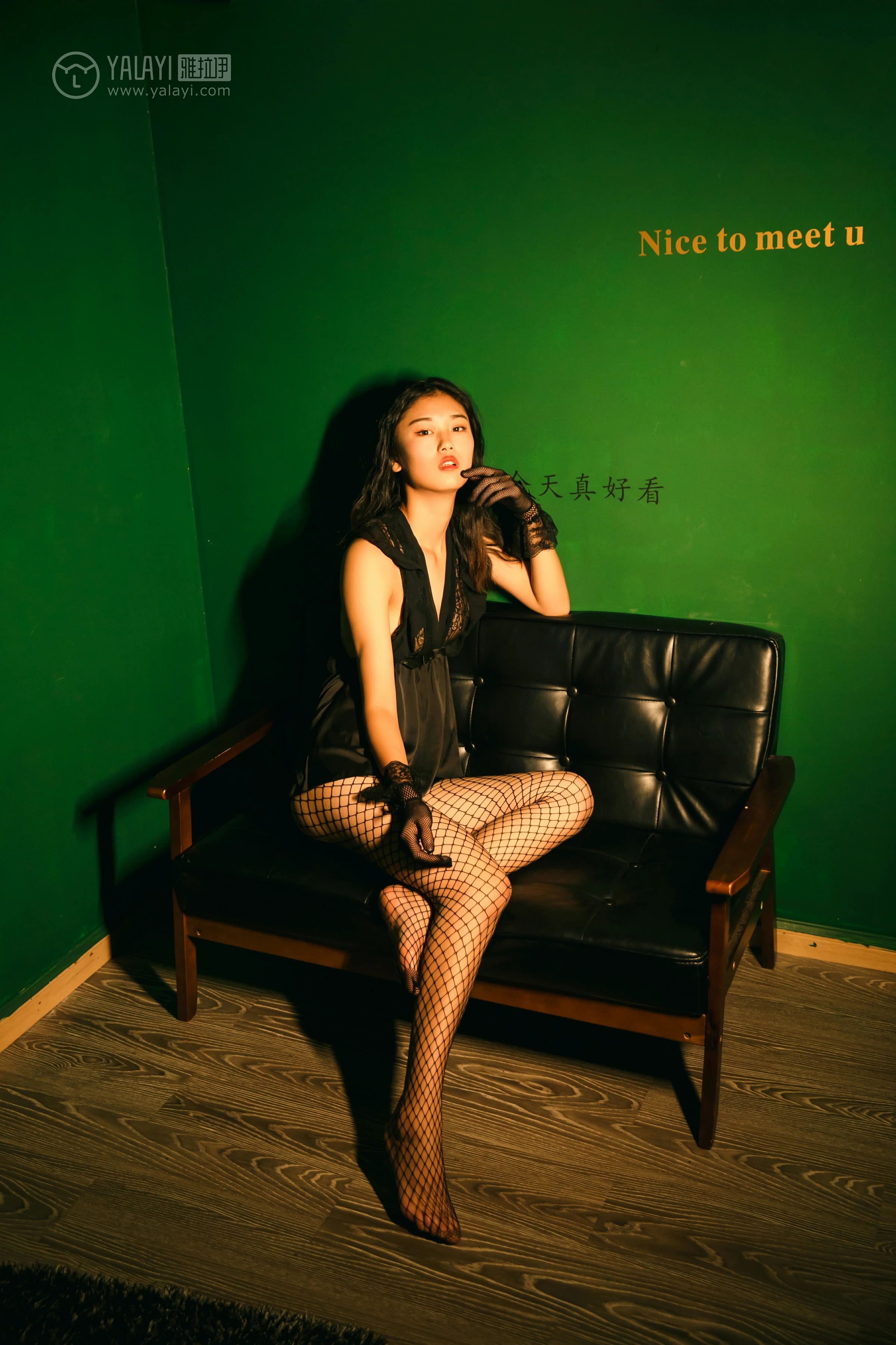 [YALAYI雅拉伊]NO.112 森系私房 和风 黑色睡衣裙与透视内衣加黑色丝袜美腿性感私房写真集第14张