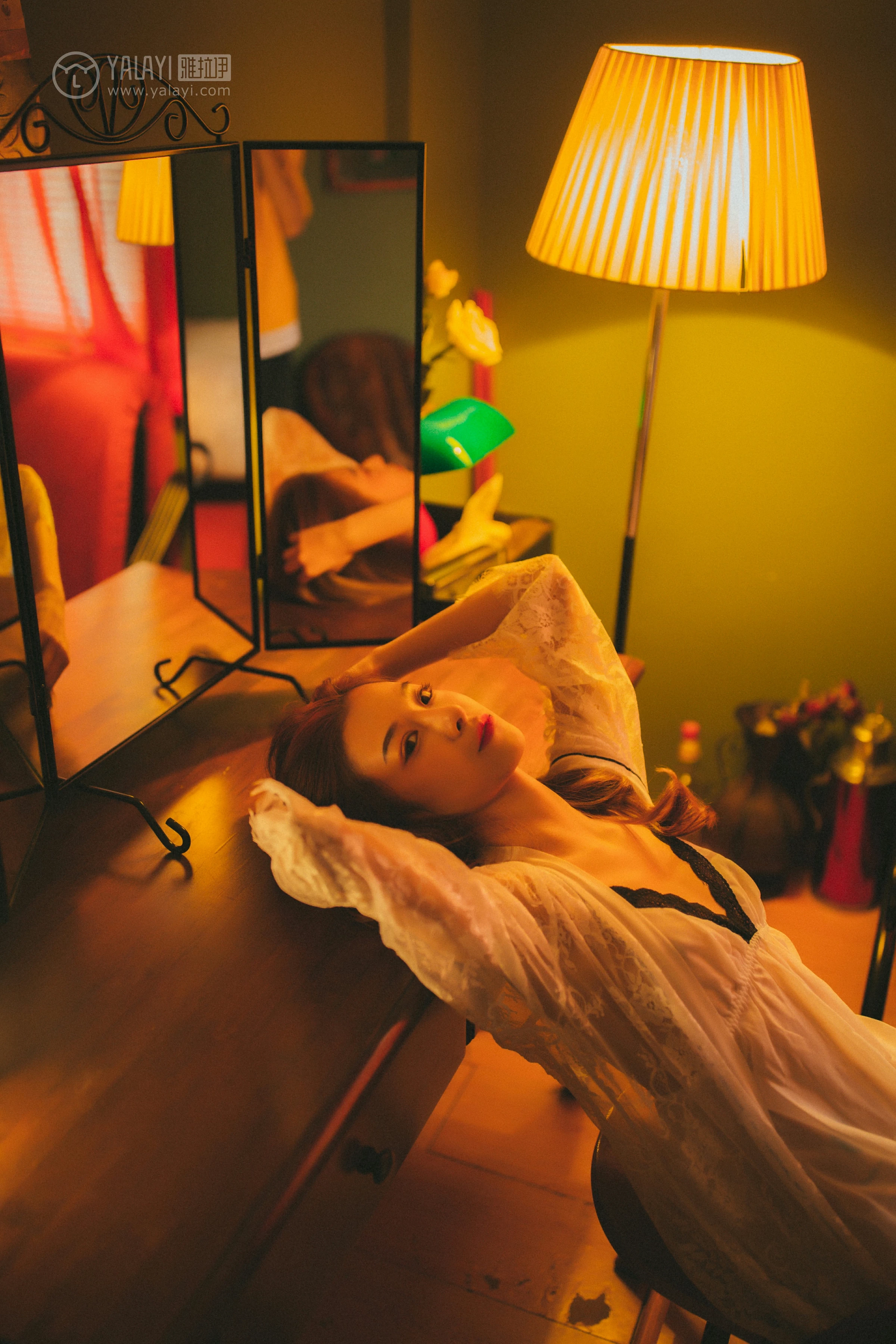 [YALAYI雅拉伊]NO.116 我在等你 倩微微 透视镂空睡衣加白色蕾丝情趣内衣性感私房写真集第4张