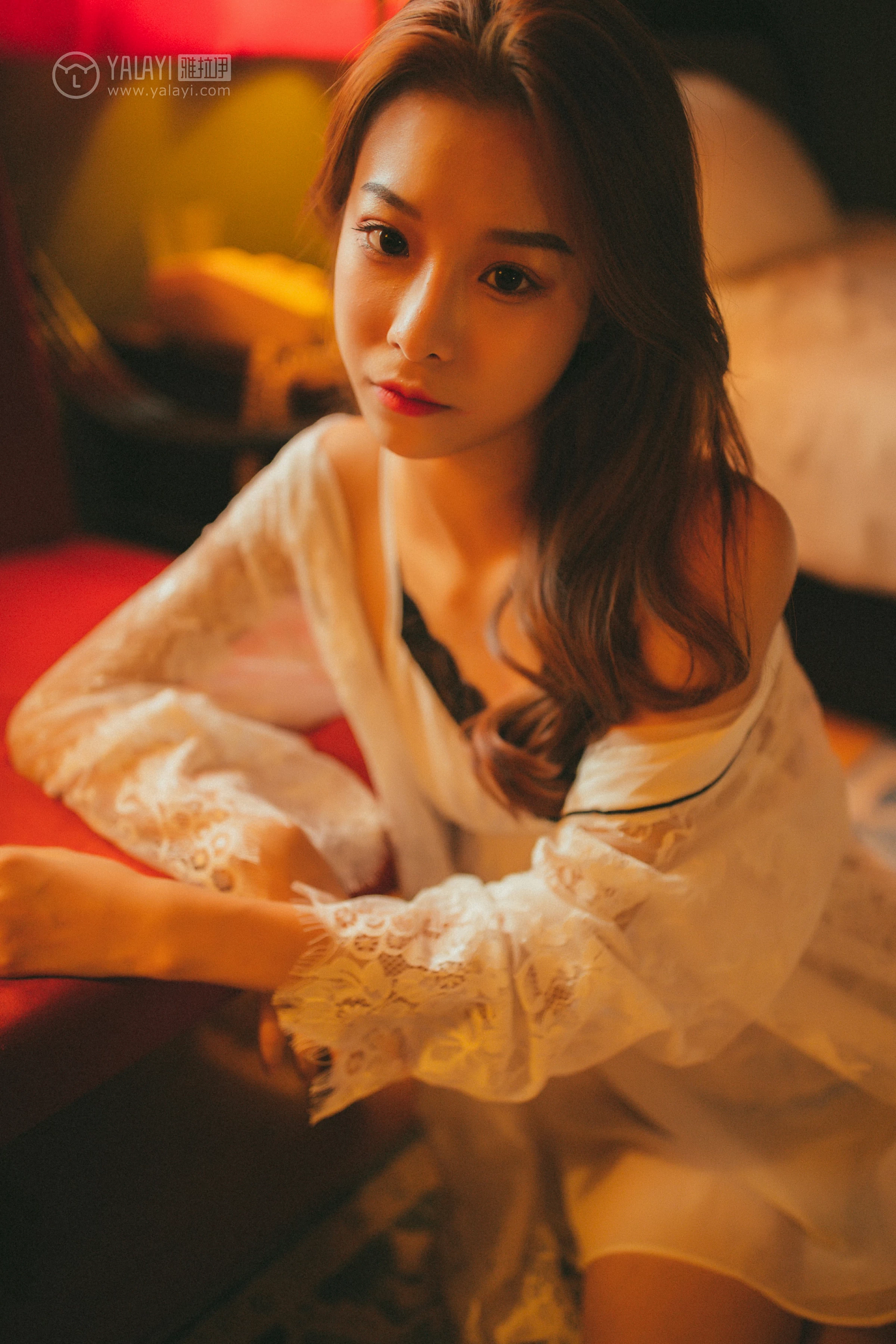[YALAYI雅拉伊]NO.116 我在等你 倩微微 透视镂空睡衣加白色蕾丝情趣内衣性感私房写真集第6张