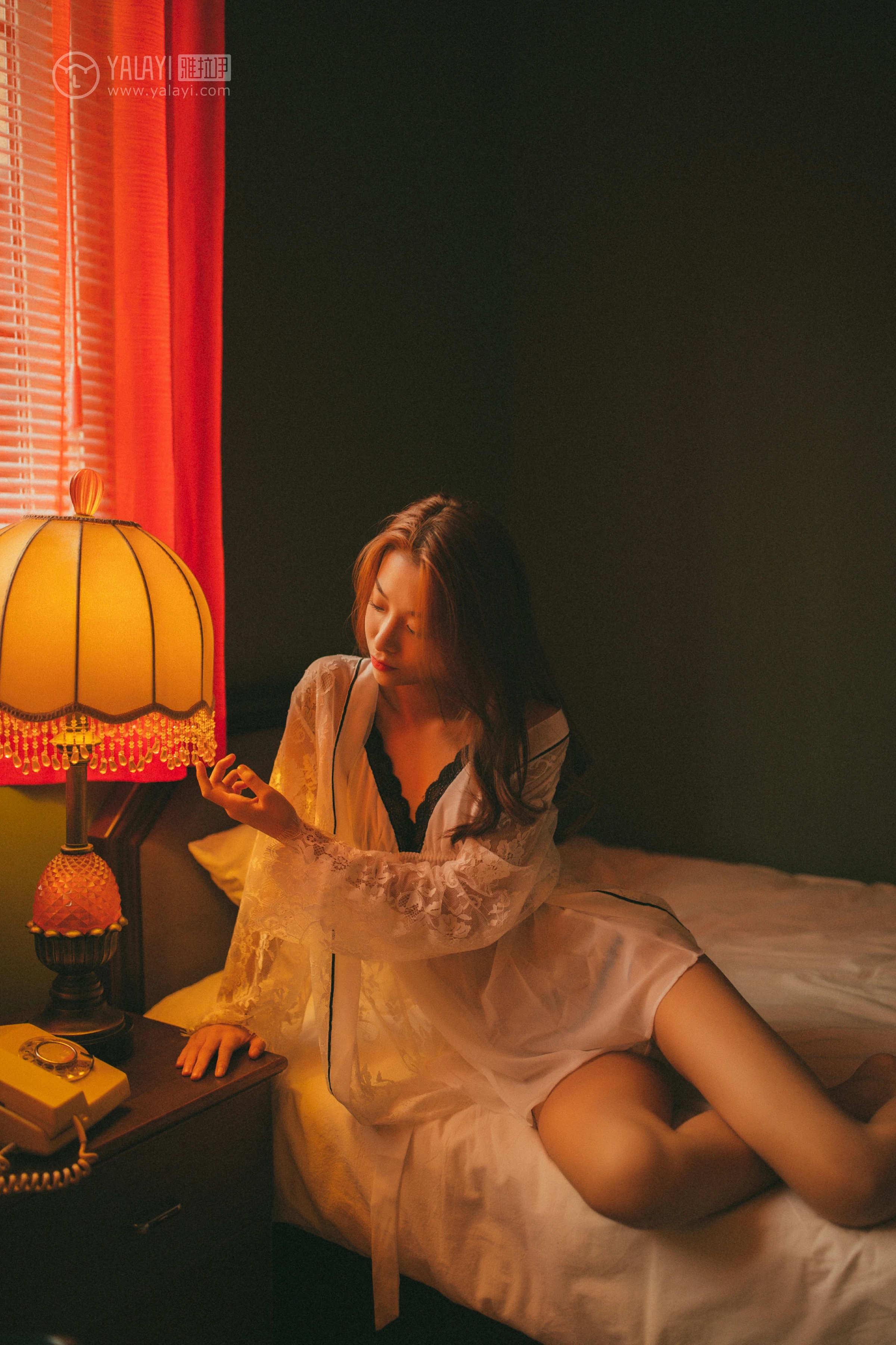 [YALAYI雅拉伊]NO.116 我在等你 倩微微 透视镂空睡衣加白色蕾丝情趣内衣性感私房写真集第9张