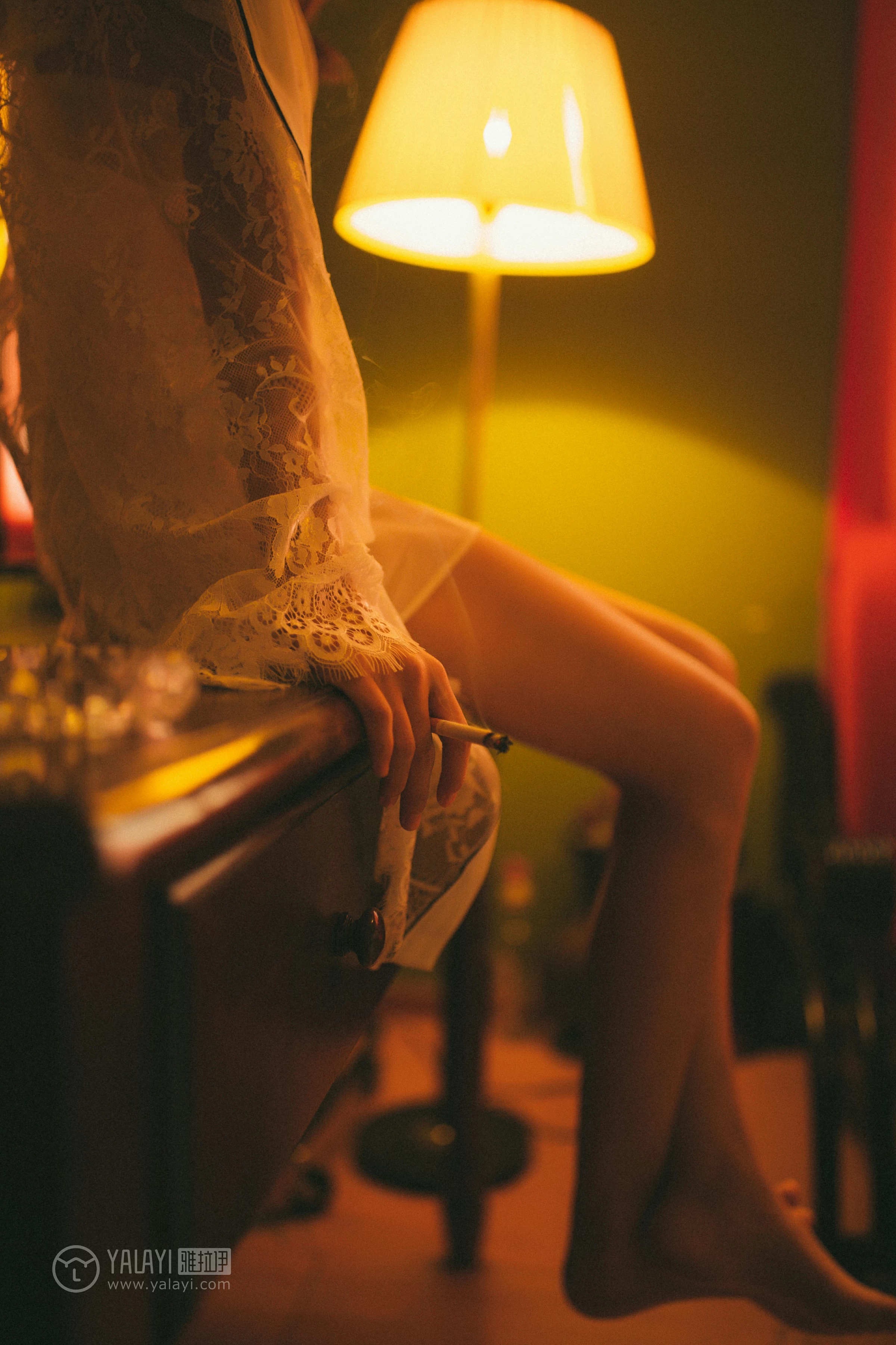 [YALAYI雅拉伊]NO.116 我在等你 倩微微 透视镂空睡衣加白色蕾丝情趣内衣性感私房写真集第17张