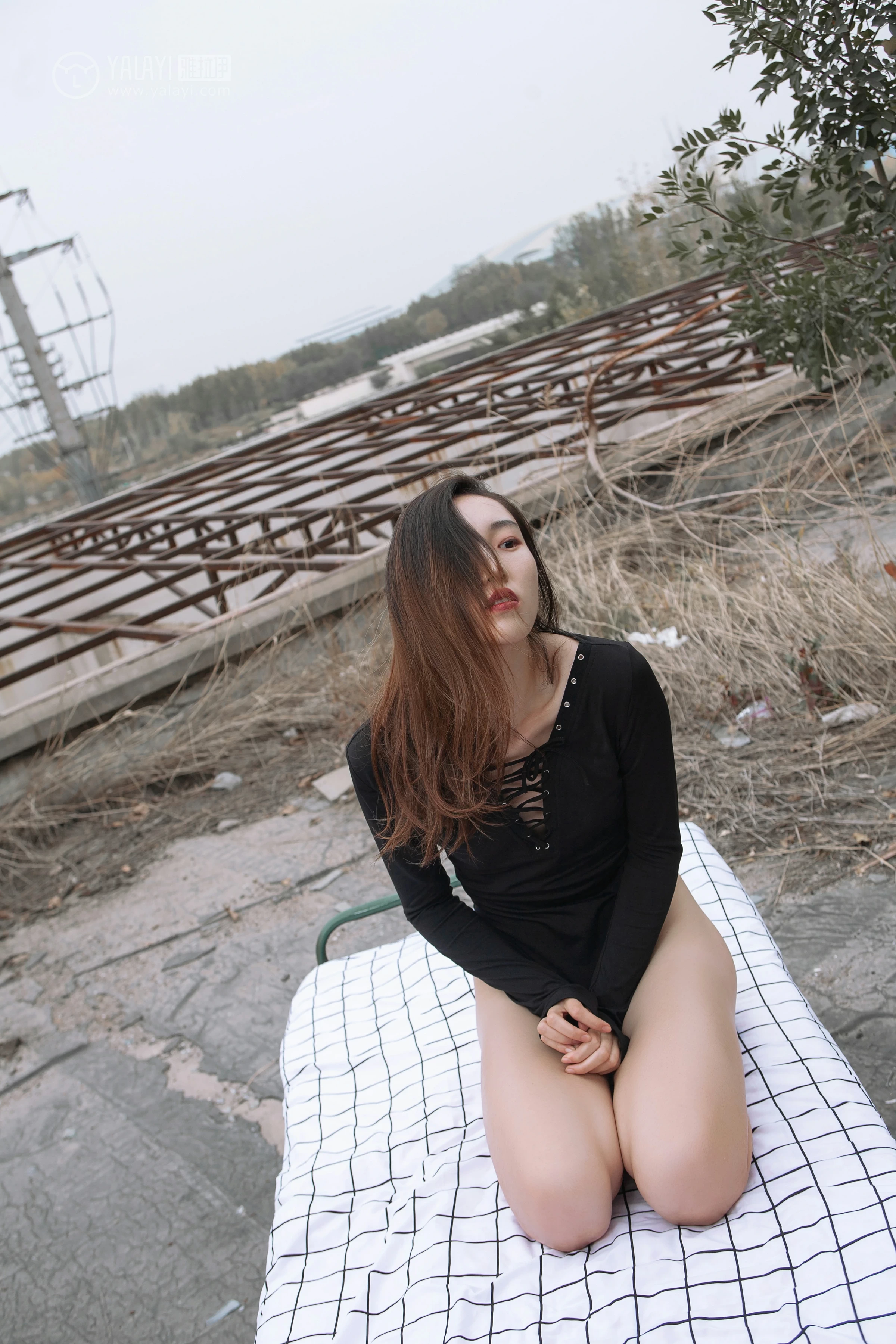 [YALAYI雅拉伊]NO.122 黑色禁地 熏儿 黑色紧身连体衣性感私房写真集第13张