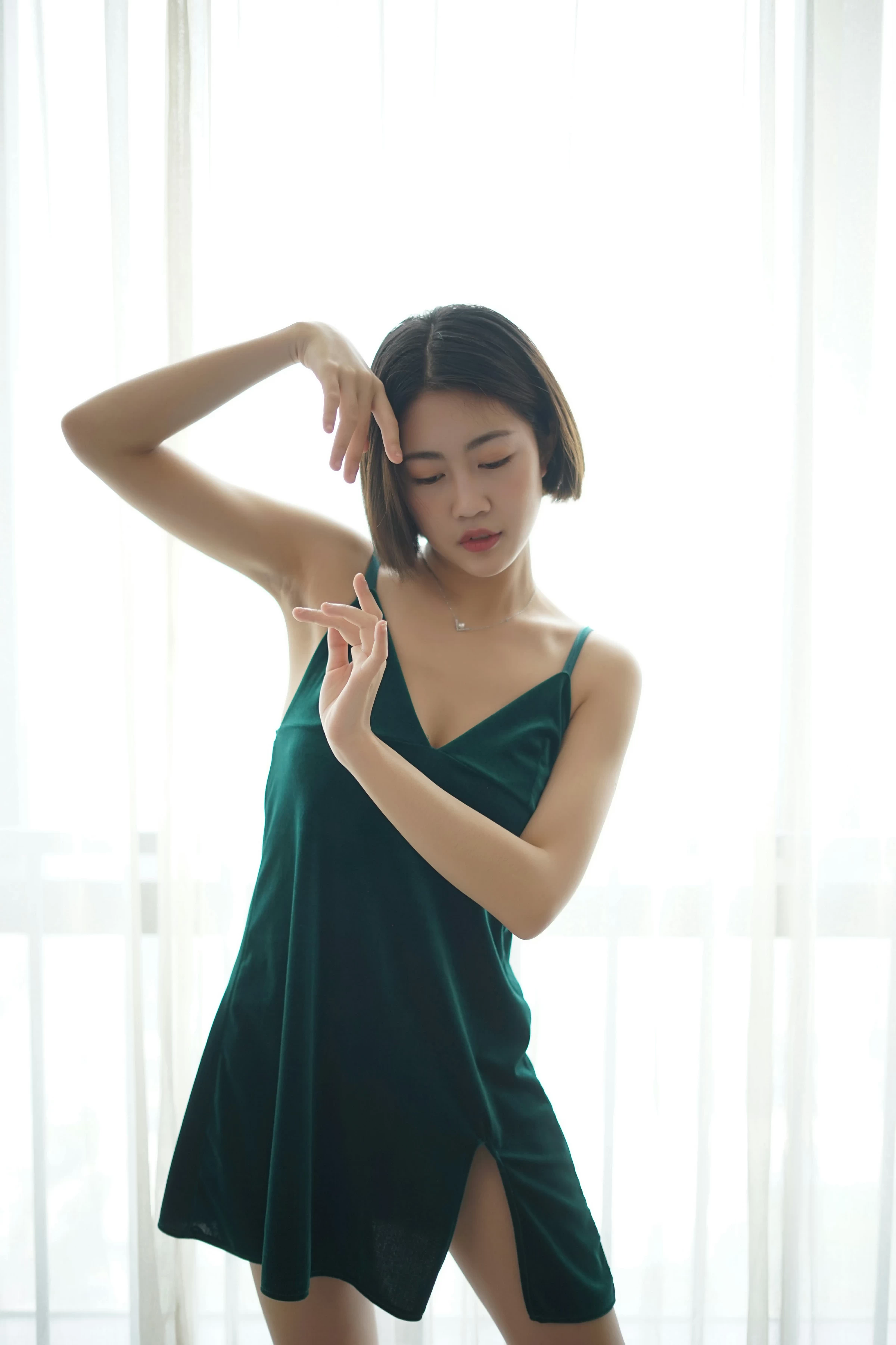 [YALAYI雅拉伊]NO.126 舞寂 肖萧 吊带睡衣加蕾丝内衣性感私房写真集第3张