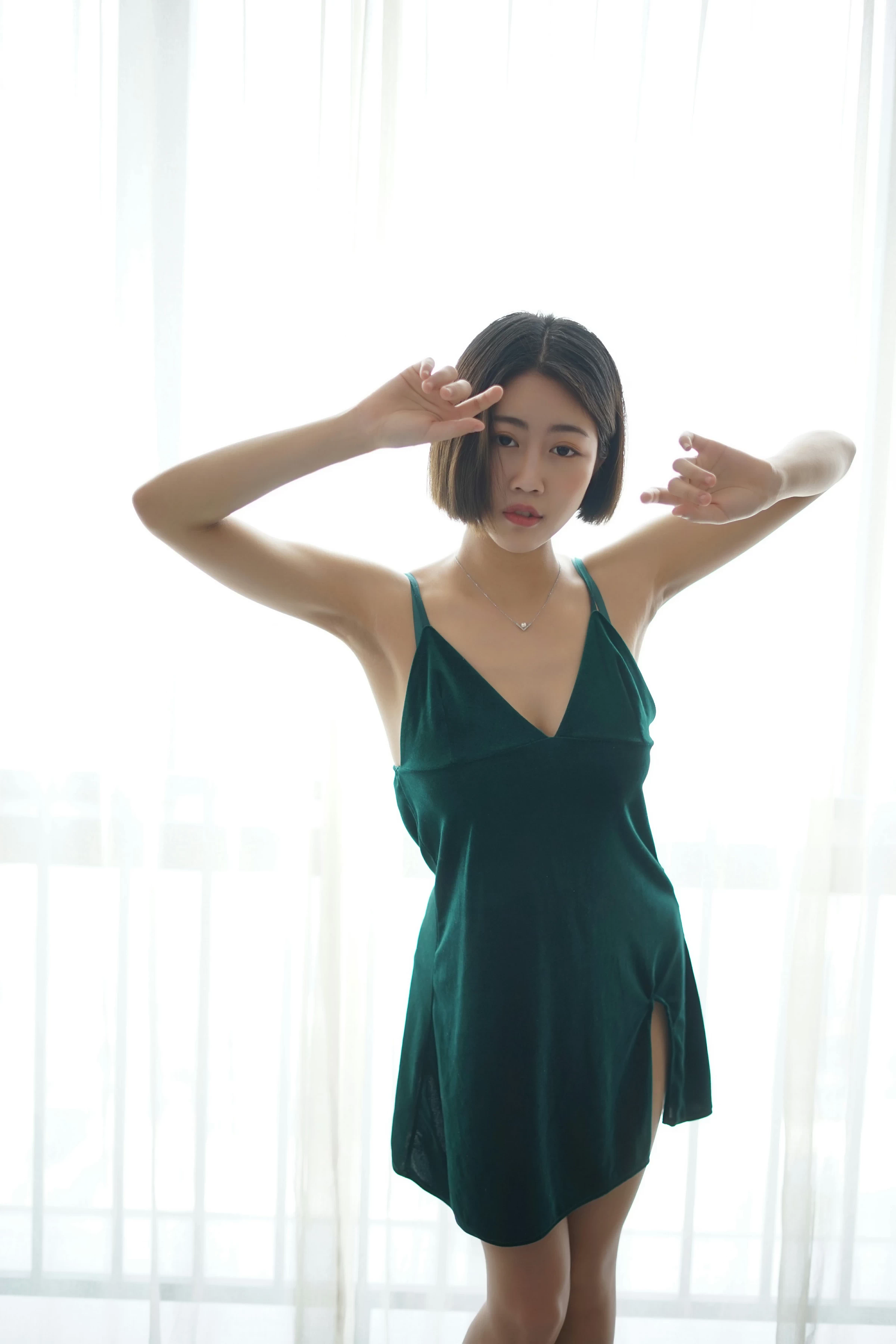 [YALAYI雅拉伊]NO.126 舞寂 肖萧 吊带睡衣加蕾丝内衣性感私房写真集第6张