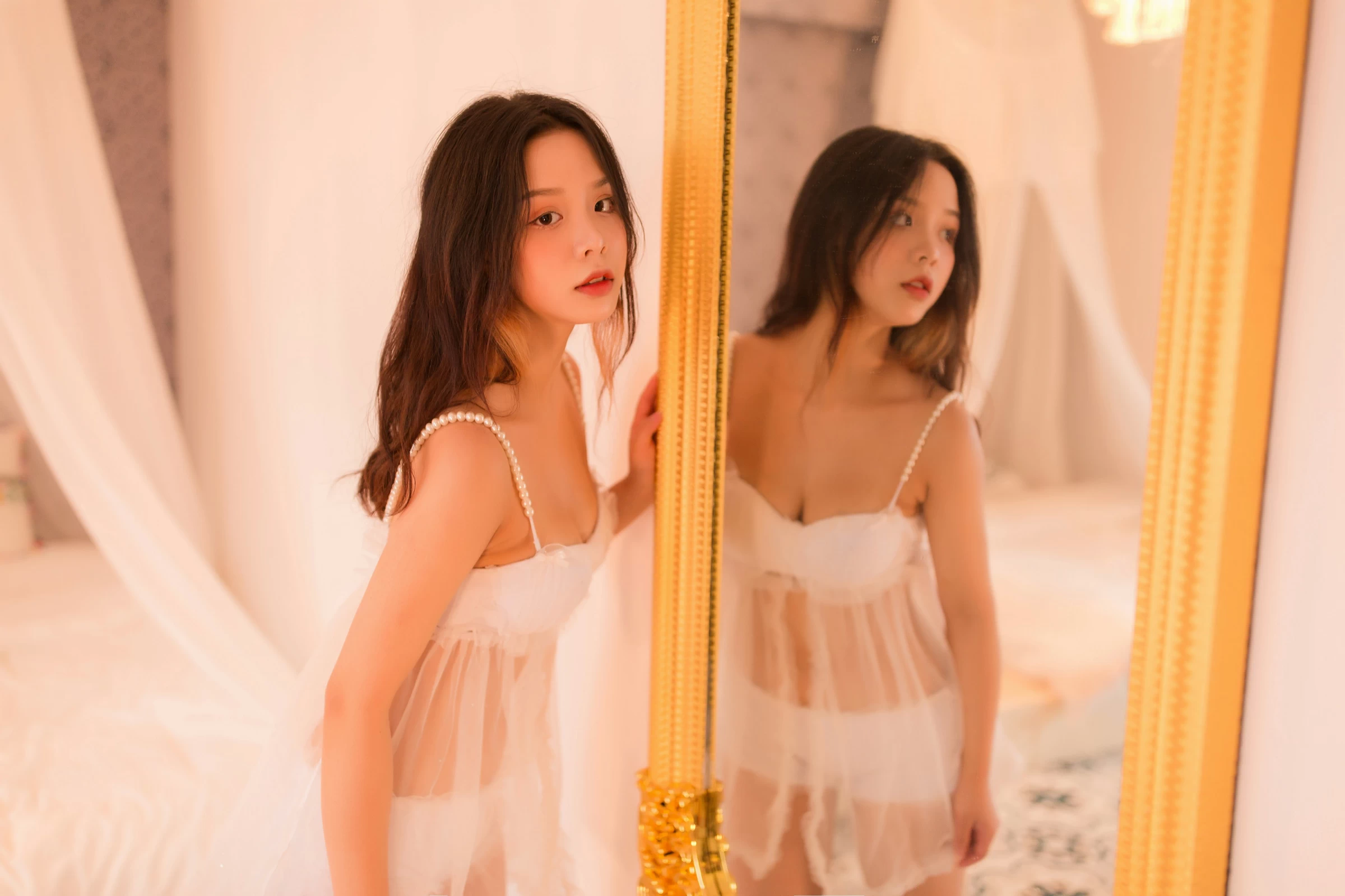 [YALAYI雅拉伊]NO.129 异域风情少女 小小兔 白色透视情趣内衣加安全短裤性感私房写真集第8张