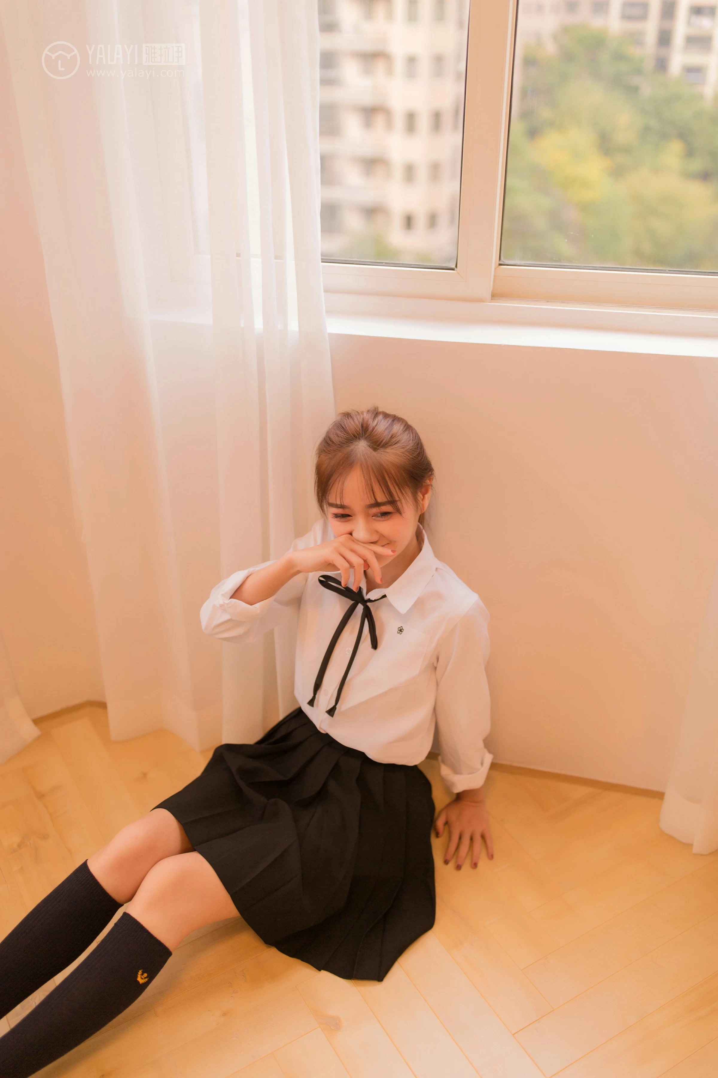 [YALAYI雅拉伊]NO.138 粉黛少女 李诗雨 高中女生制服与短裙加白色内衣性感私房写真集第4张