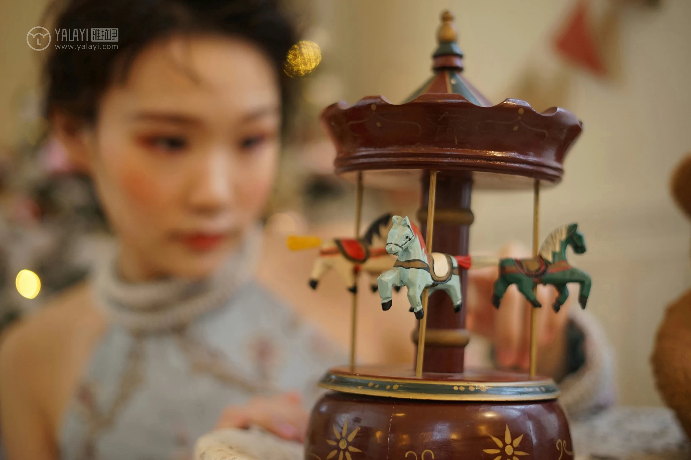 [YALAYI雅拉伊]NO.155 等2 奥莉 吊脖连衣裙 优雅端庄私房写真集第6张