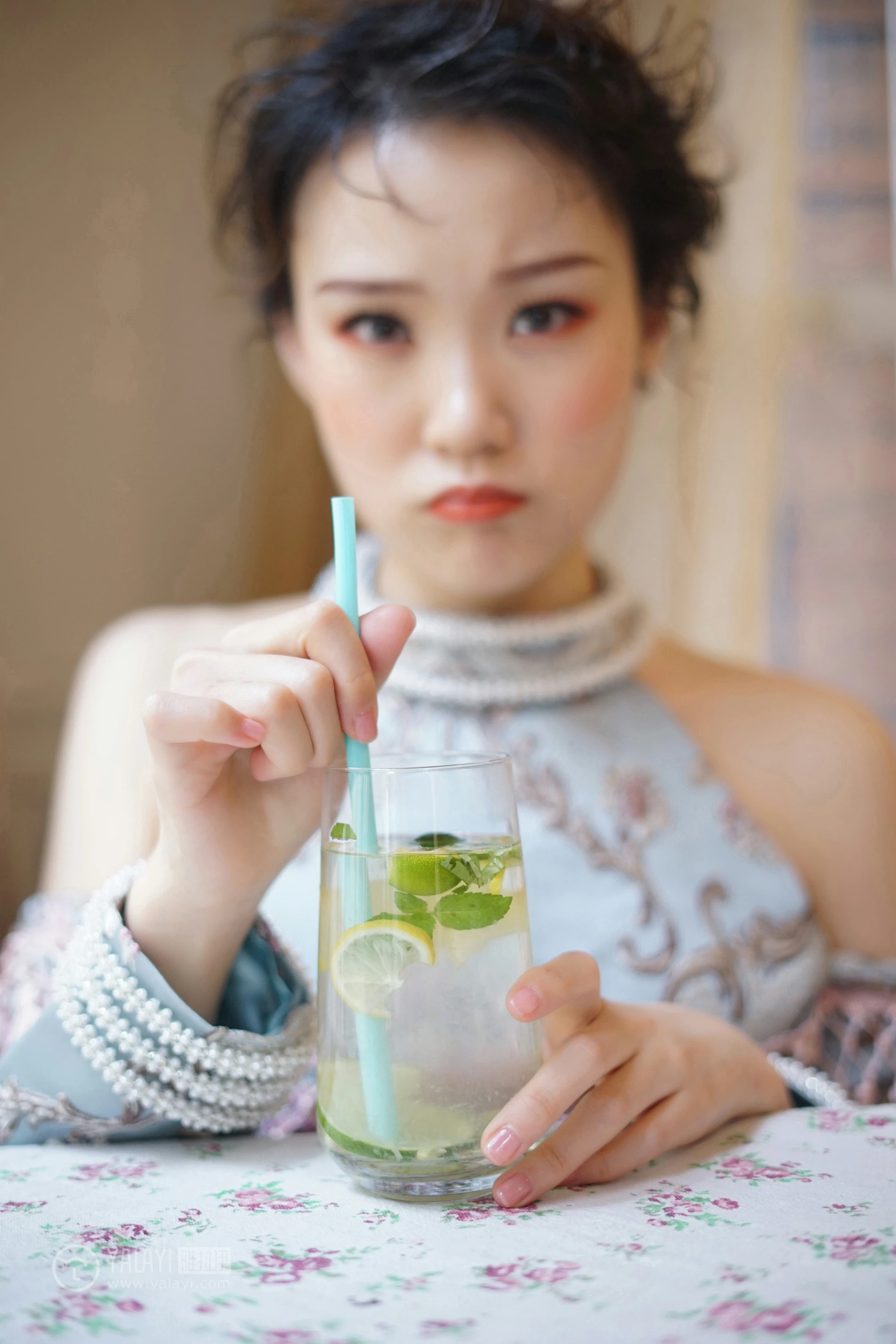 [YALAYI雅拉伊]NO.155 等2 奥莉 吊脖连衣裙 优雅端庄私房写真集第9张