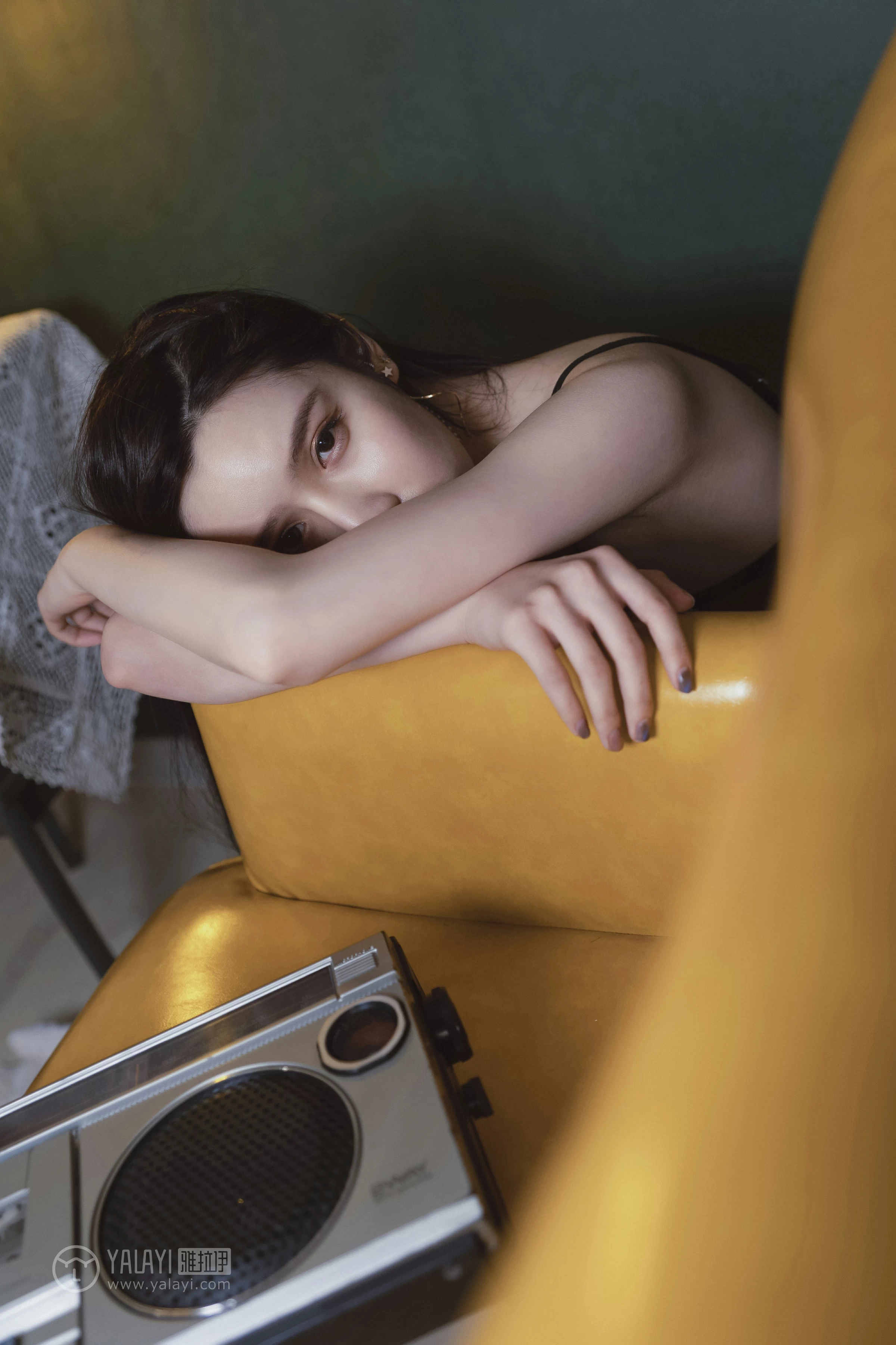 [YALAYI雅拉伊]NO.143 黑咖啡 颖莹 黑色吊带透视女仆制服裙性感私房写真集第13张