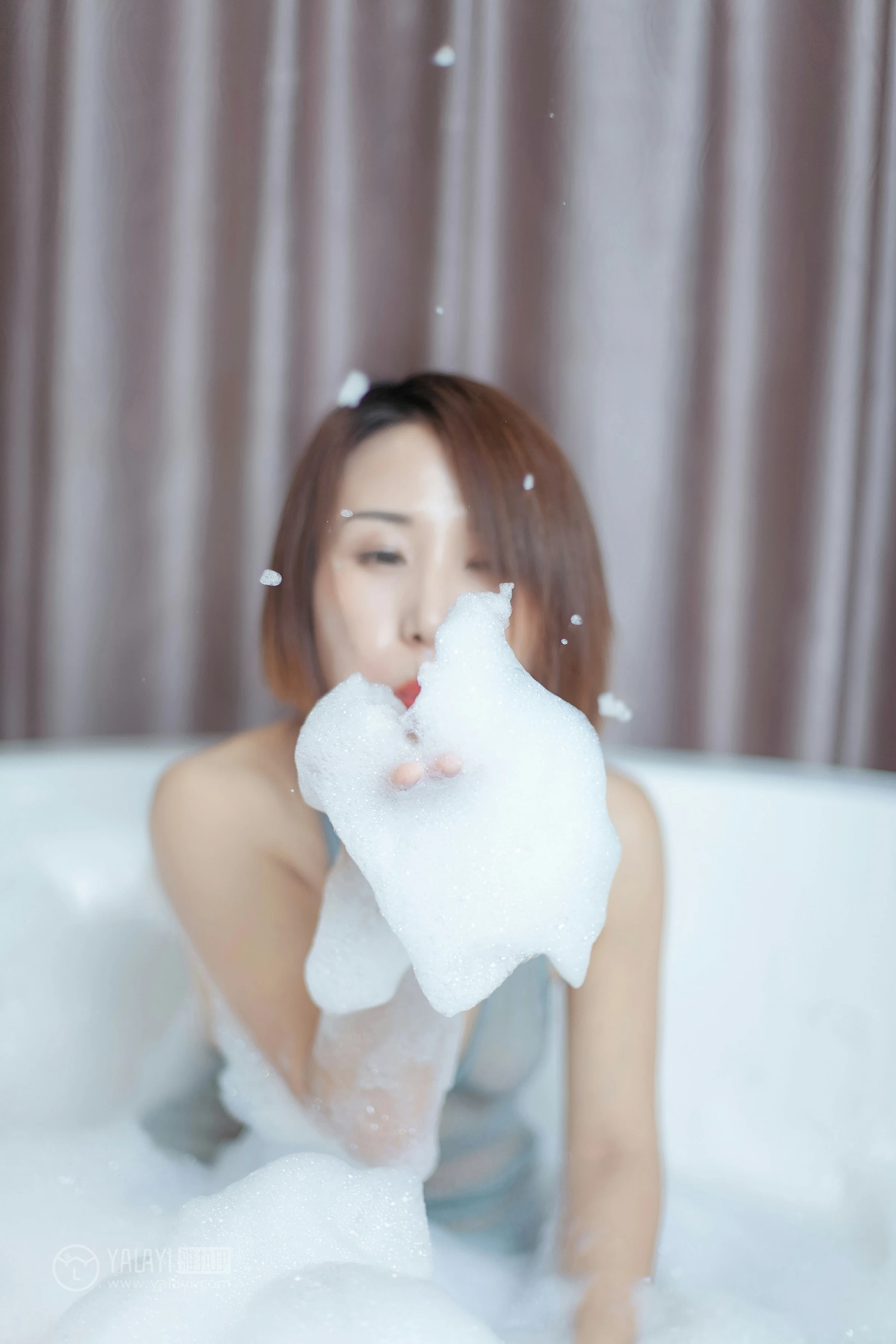 [YALAYI雅拉伊]NO.144 浴湿不挂 嫣然 吊带透视情趣连衣裙性感私房写真集第8张