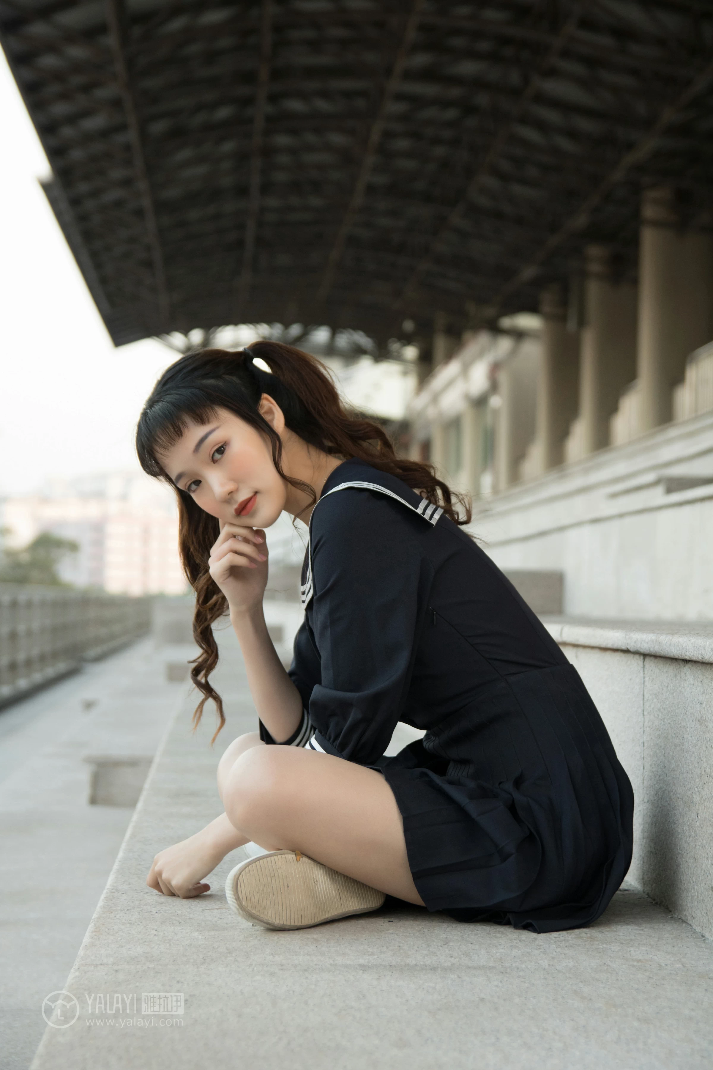 [YALAYI雅拉伊]NO.147 等 奥莉 黑色高中女生制服裙清纯可爱私房写真集第17张
