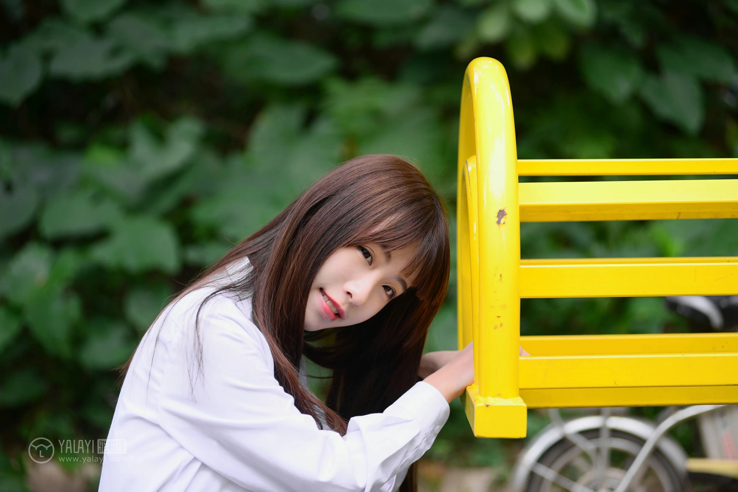 [YALAYI雅拉伊]NO.148 青春的梦 Toki 高中女生制服 白色衬衫加灰色短裙清纯可爱私房写真集第16张