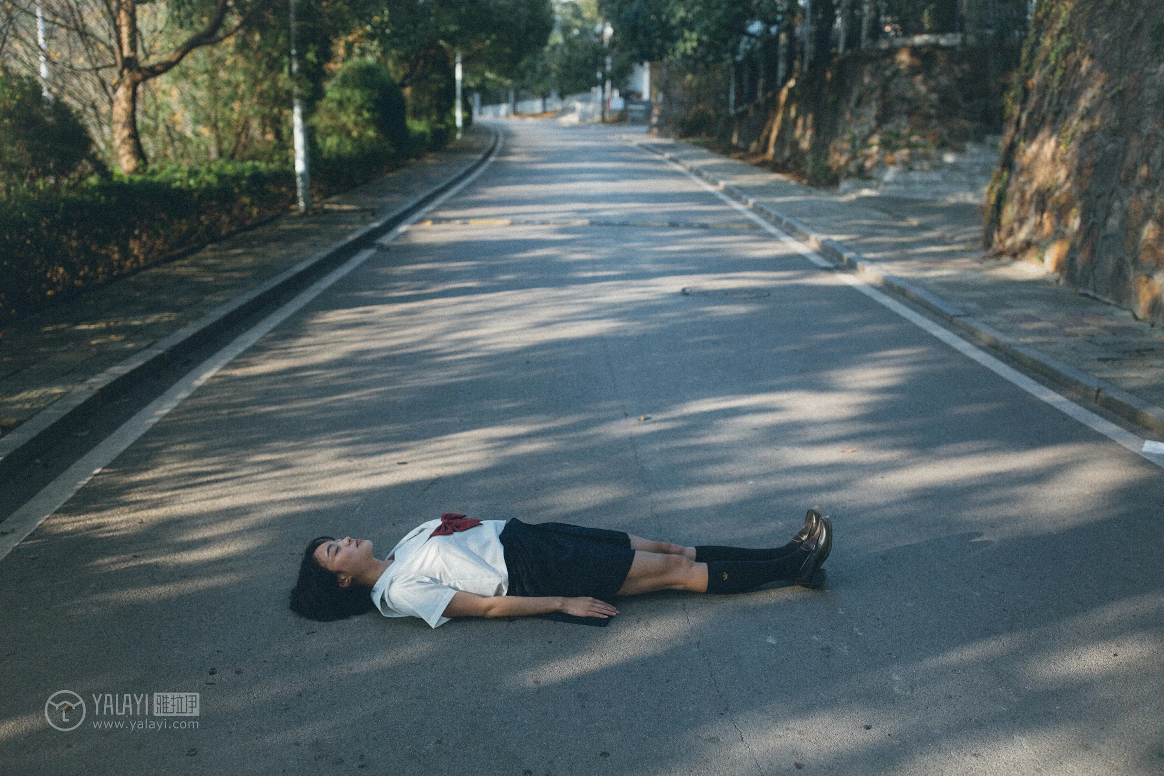 [YALAYI雅拉伊]NO.156 带我走带我飞 米粒米粒 高中女生制服与短裙私房写真集第16张