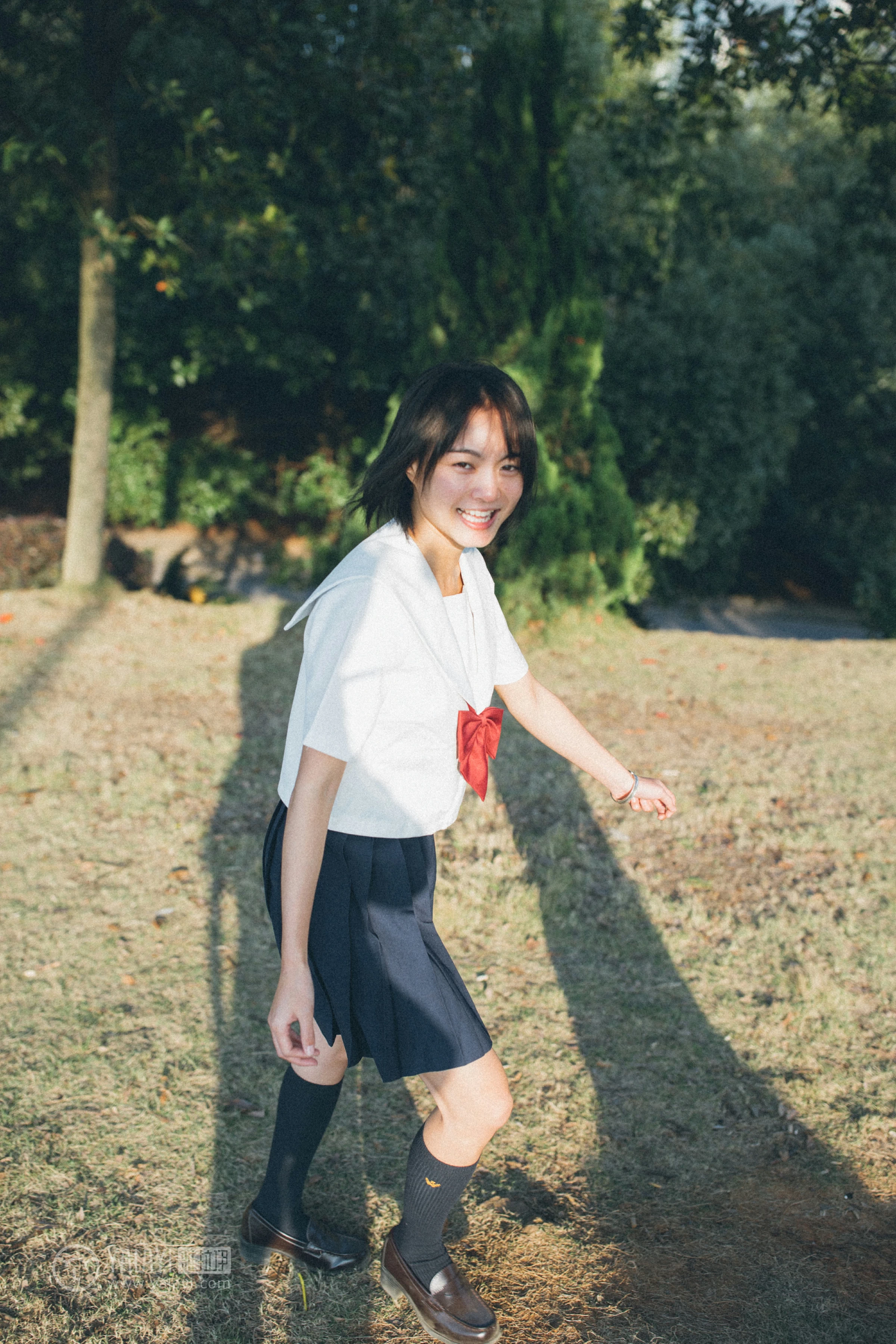 [YALAYI雅拉伊]NO.156 带我走带我飞 米粒米粒 高中女生制服与短裙私房写真集第21张