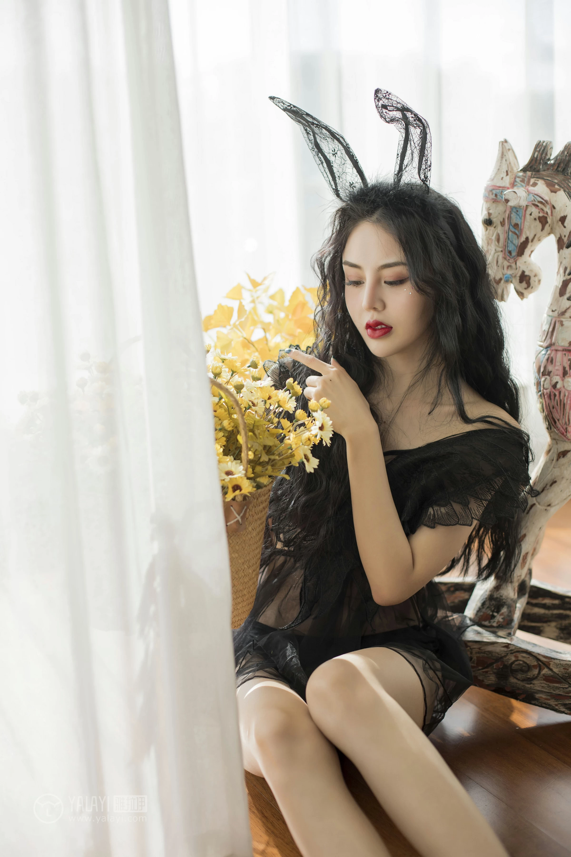 [YALAYI雅拉伊]NO.157 童话 凉儿 黑色透视情趣睡衣裙性感私房写真集第16张