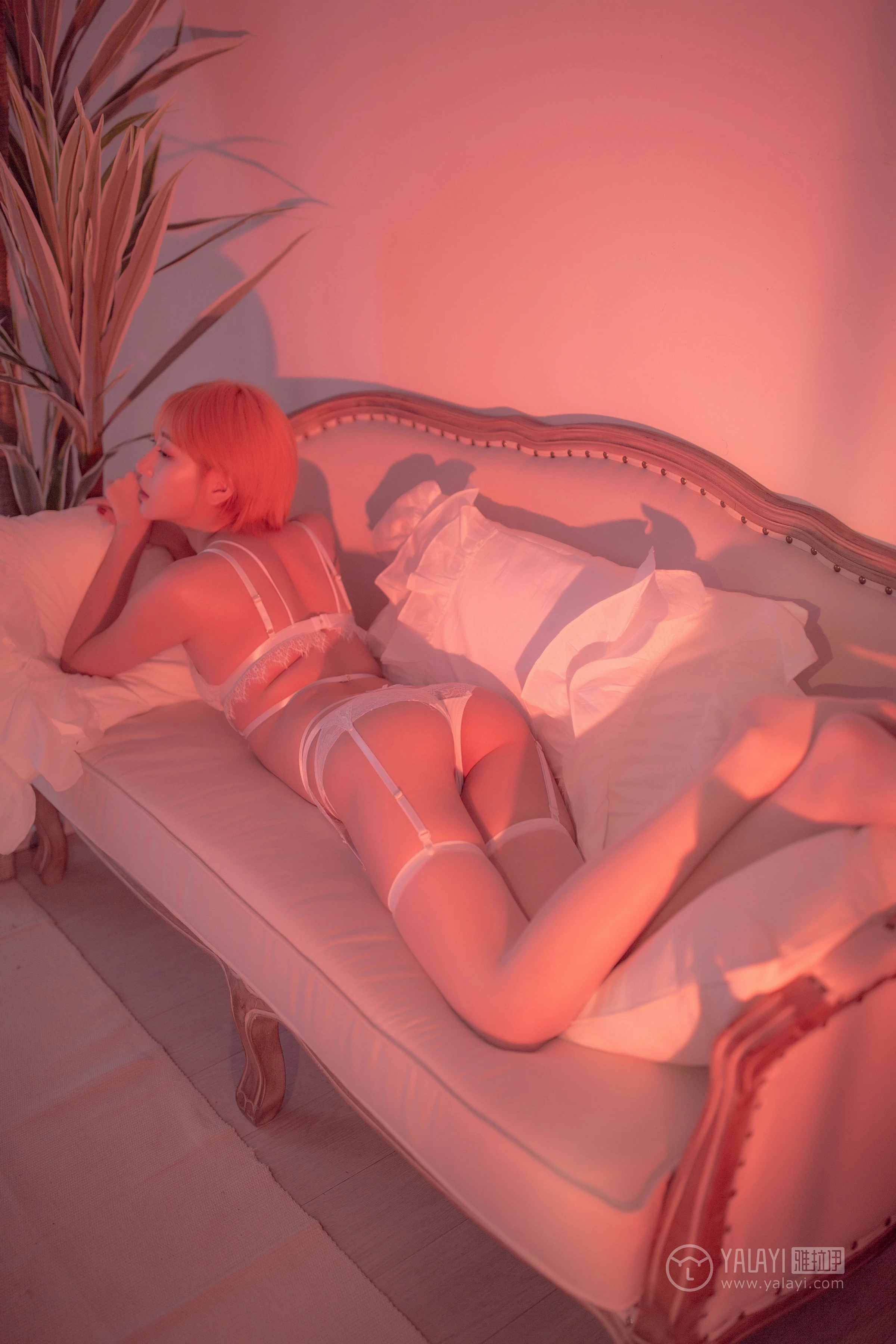 [YALAYI雅拉伊]NO.162 轻奢主义 静静 白色蕾丝情趣内衣加白色丝袜美腿性感私房写真集第7张