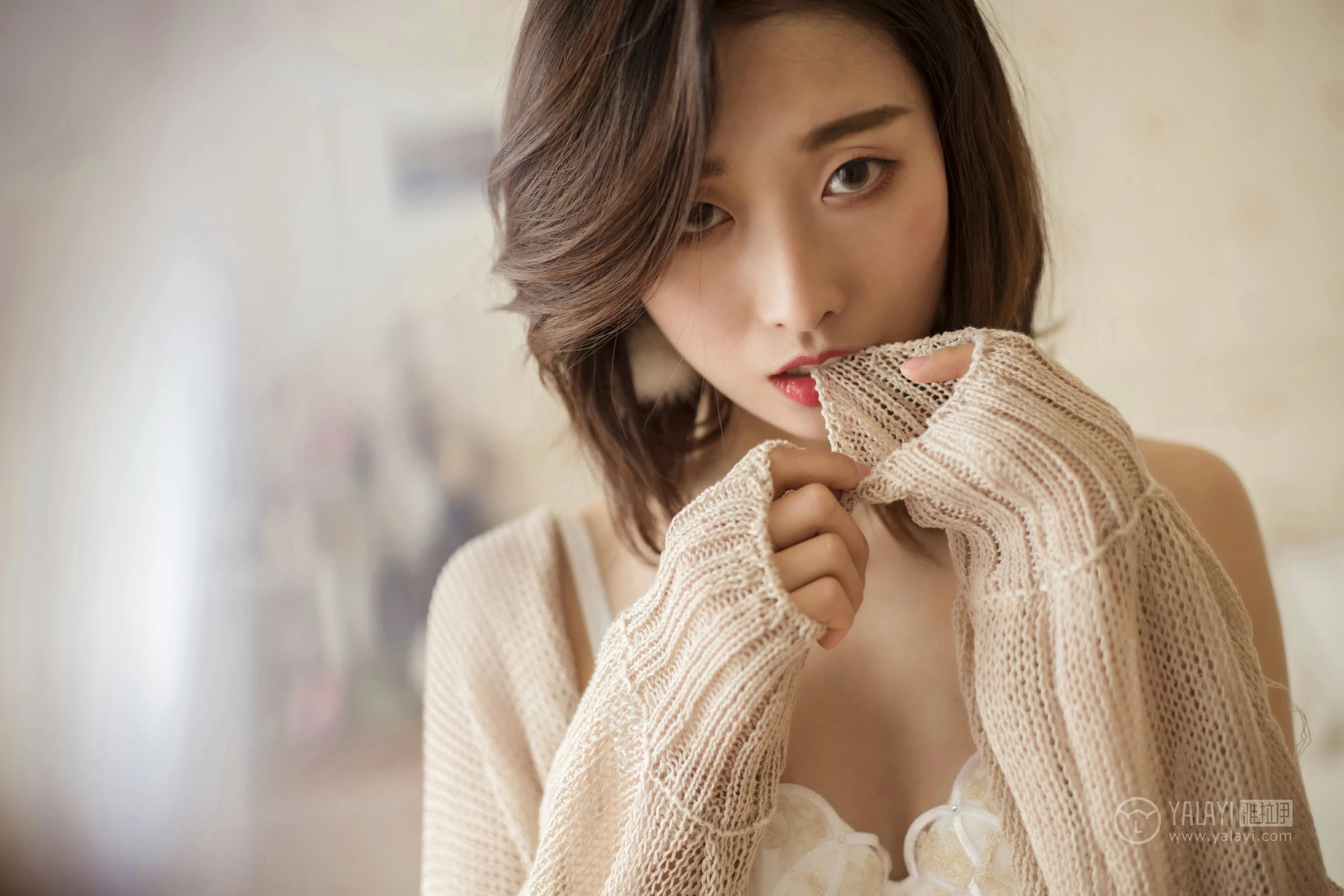 [YALAYI雅拉伊]NO.165 香粉佳人 佳佳 粉色镂空睡衣加白色透视情趣内衣性感私房写真集第15张