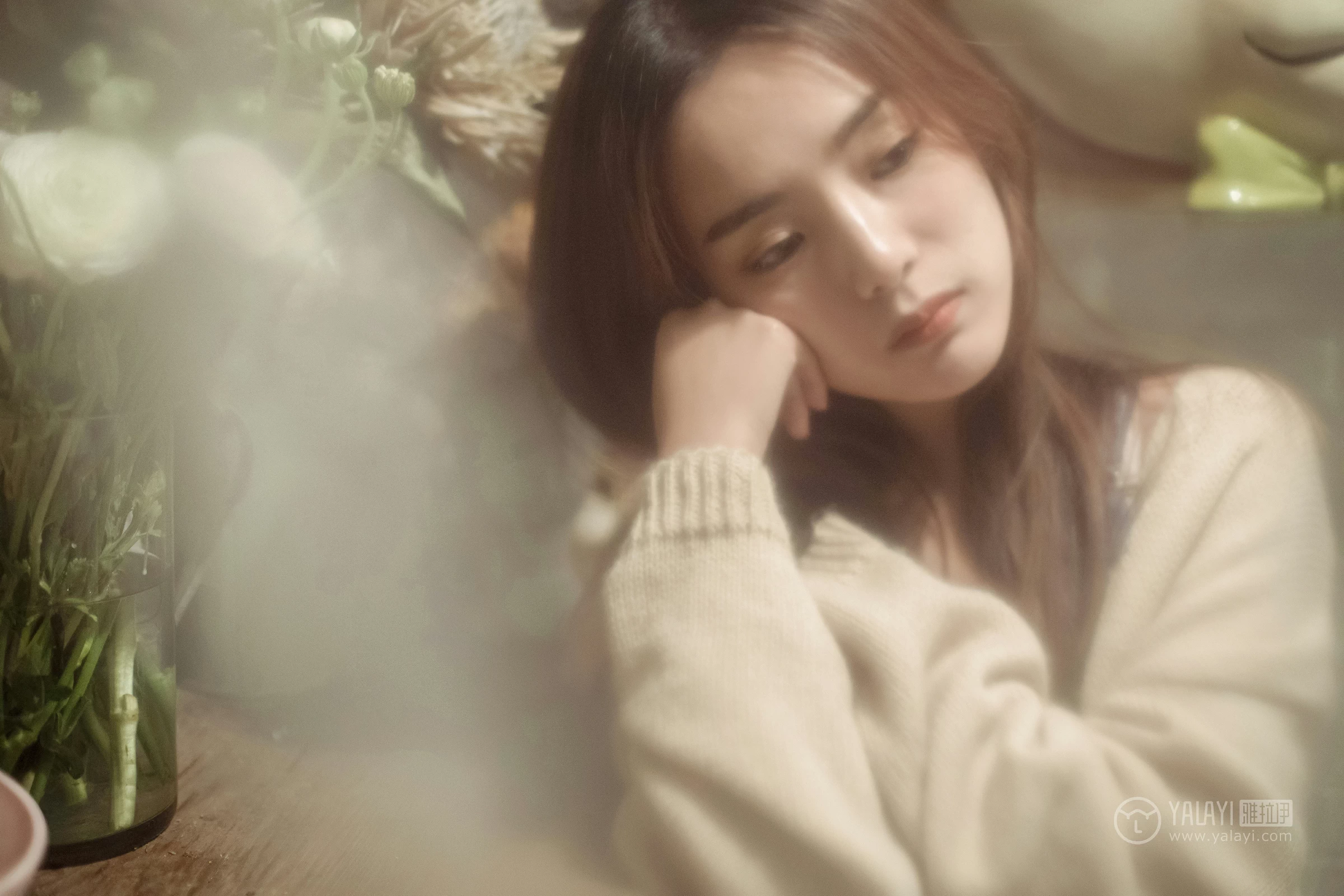 [YALAYI雅拉伊]No.175 不如和我虚度时光 白日梦 米色外套加灰色吊带连衣裙性感私房写真集第7张