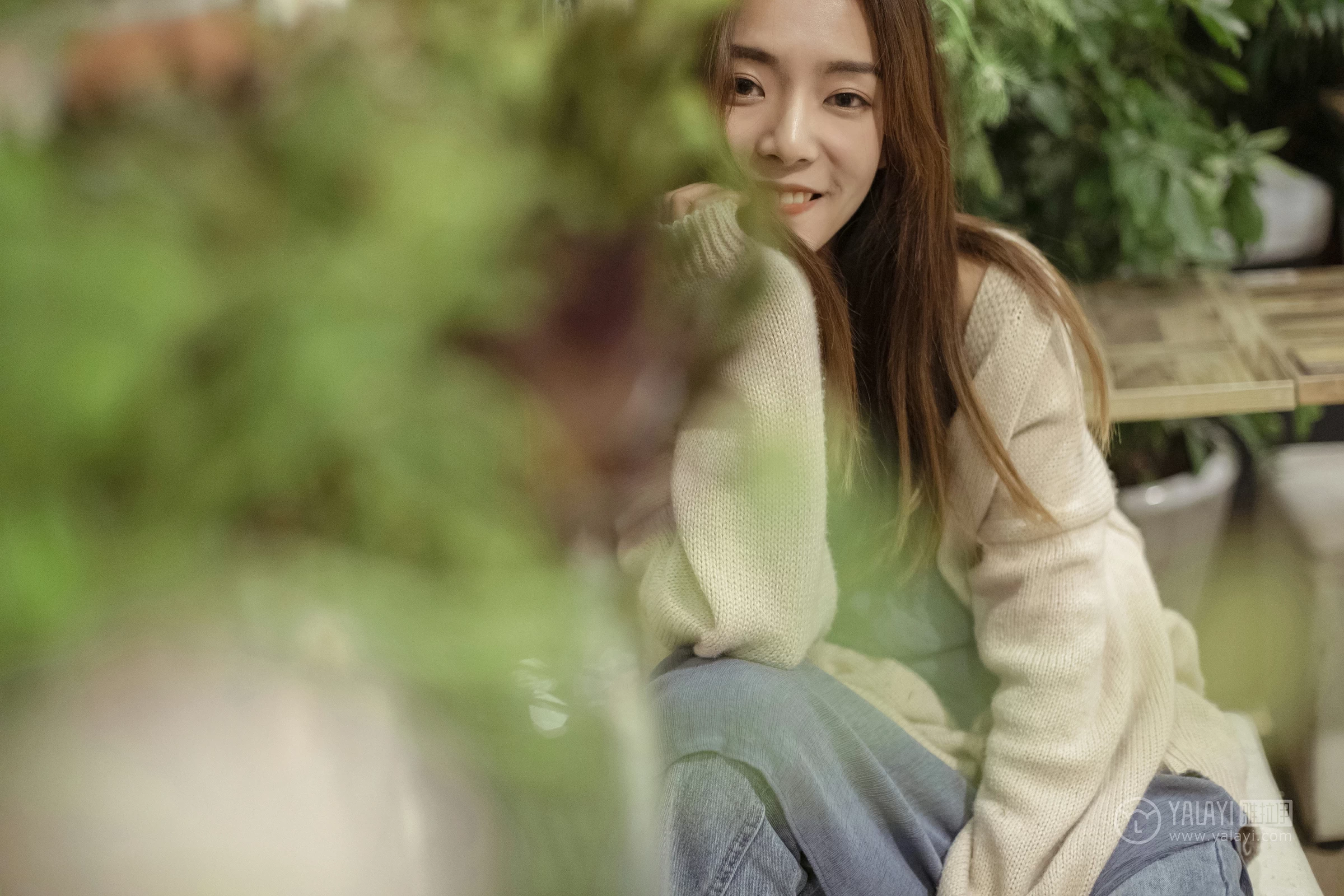 [YALAYI雅拉伊]No.175 不如和我虚度时光 白日梦 米色外套加灰色吊带连衣裙性感私房写真集第8张