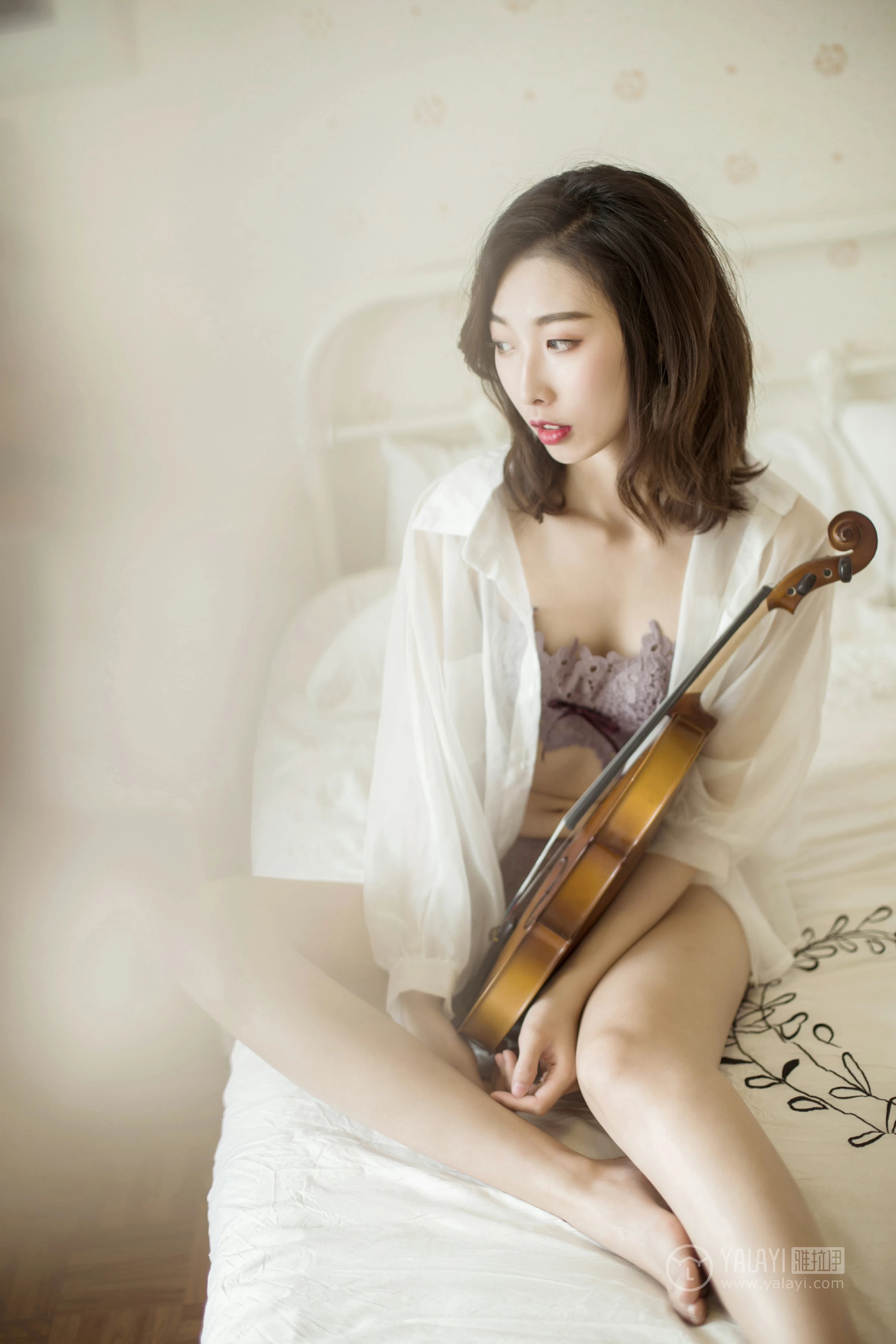 [YALAYI雅拉伊]No.176 心梦 佳佳 白色透视睡衣加蕾丝内衣性感私房写真集第18张