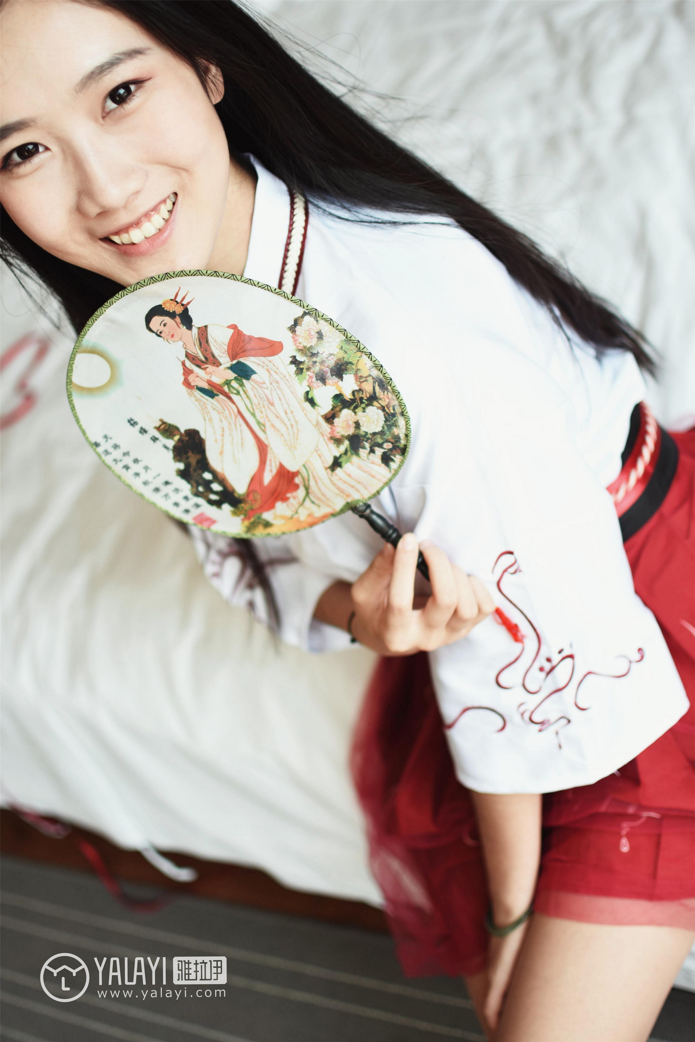 [YALAYI雅拉伊]NO.004 古装肉丝 林小珂 白色衬衫与短裙加肉色丝袜美腿性感私房写真集第14张