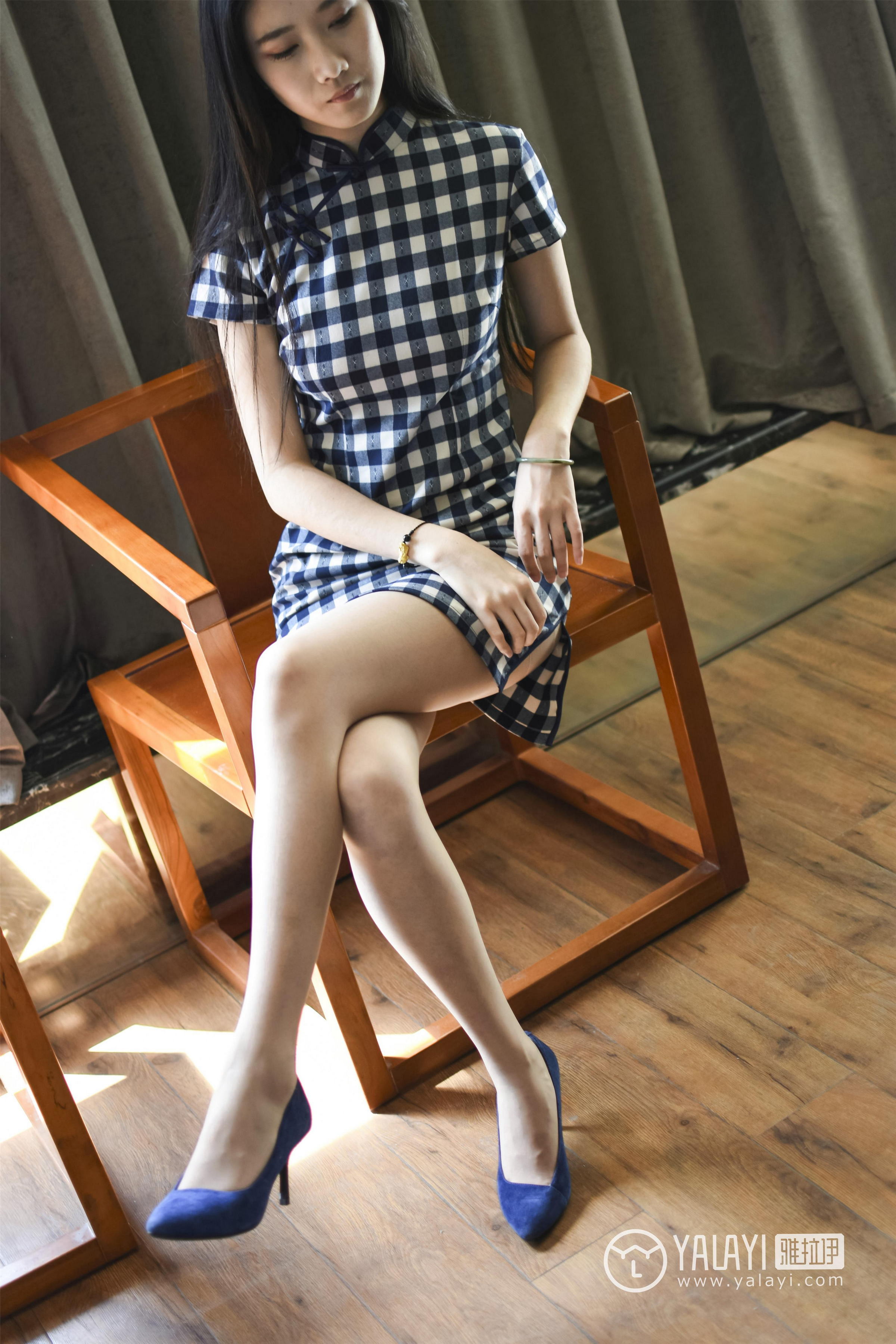 [YALAYI雅拉伊]NO.007 魅惑舞裙 林小珂 民国旗袍加肉色丝袜美腿性感私房写真集第13张