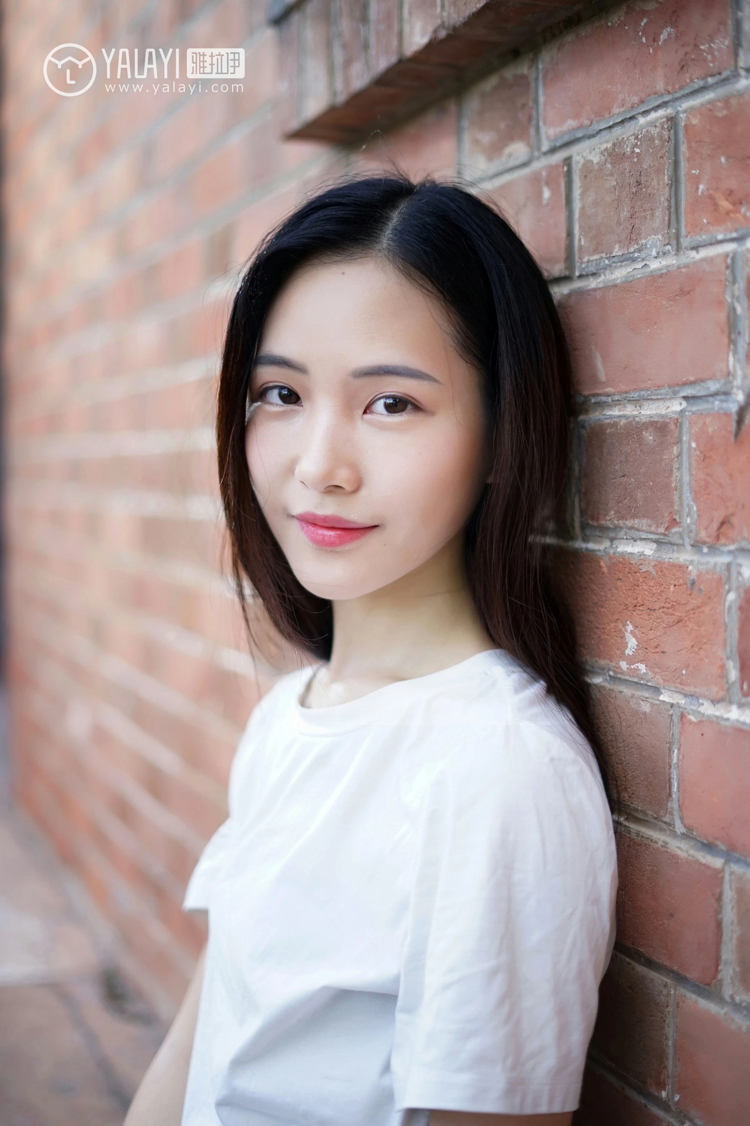 [YALAYI雅拉伊]NO.027 校园邂逅 卡柔 白色短袖加灰色短裙与吊带连衣裙性感私房写真集第6张