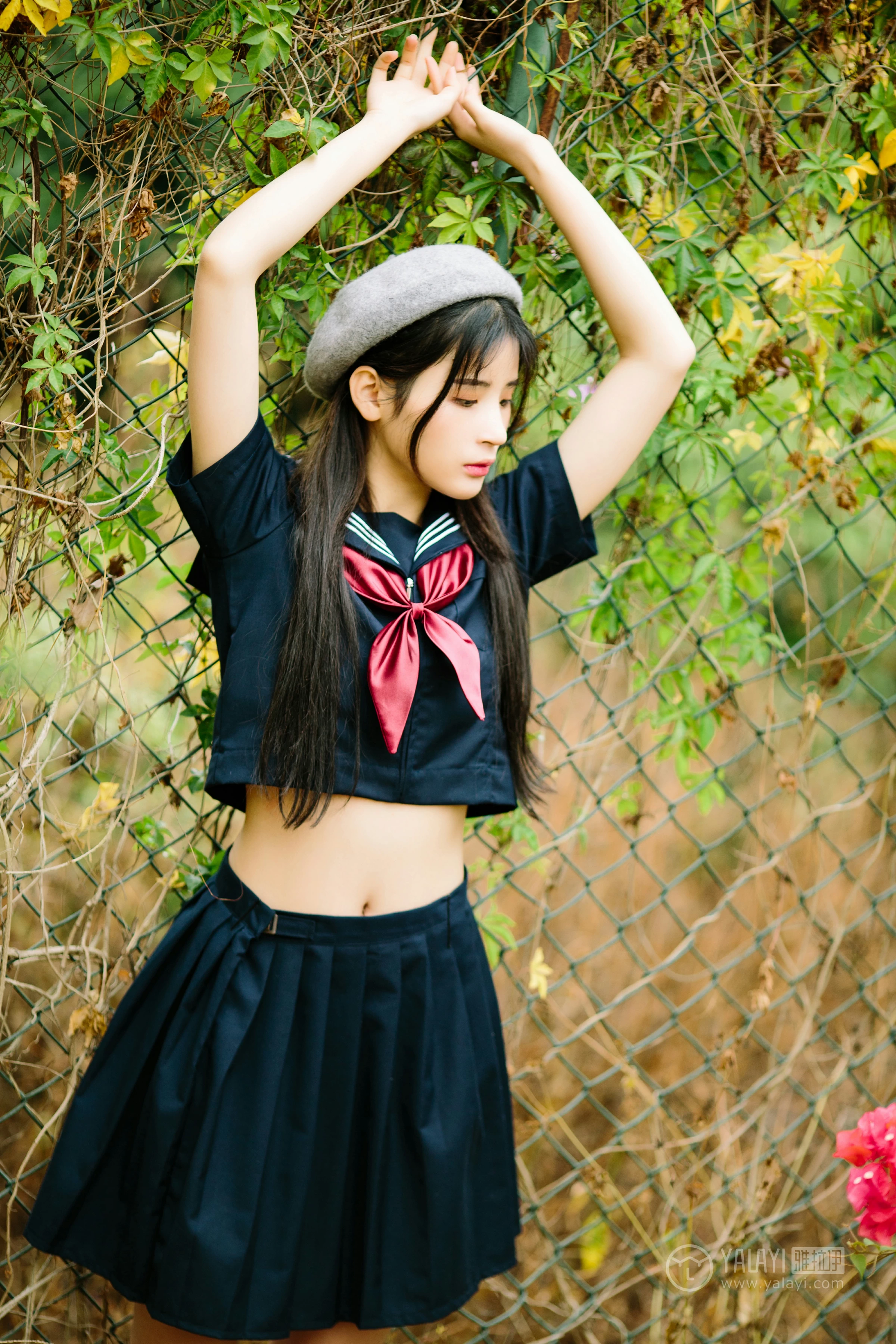 [YALAYI雅拉伊]No.189 青涩岁月 阿惜 蓝色情趣高中女生制服加短裙性感私房写真集第3张