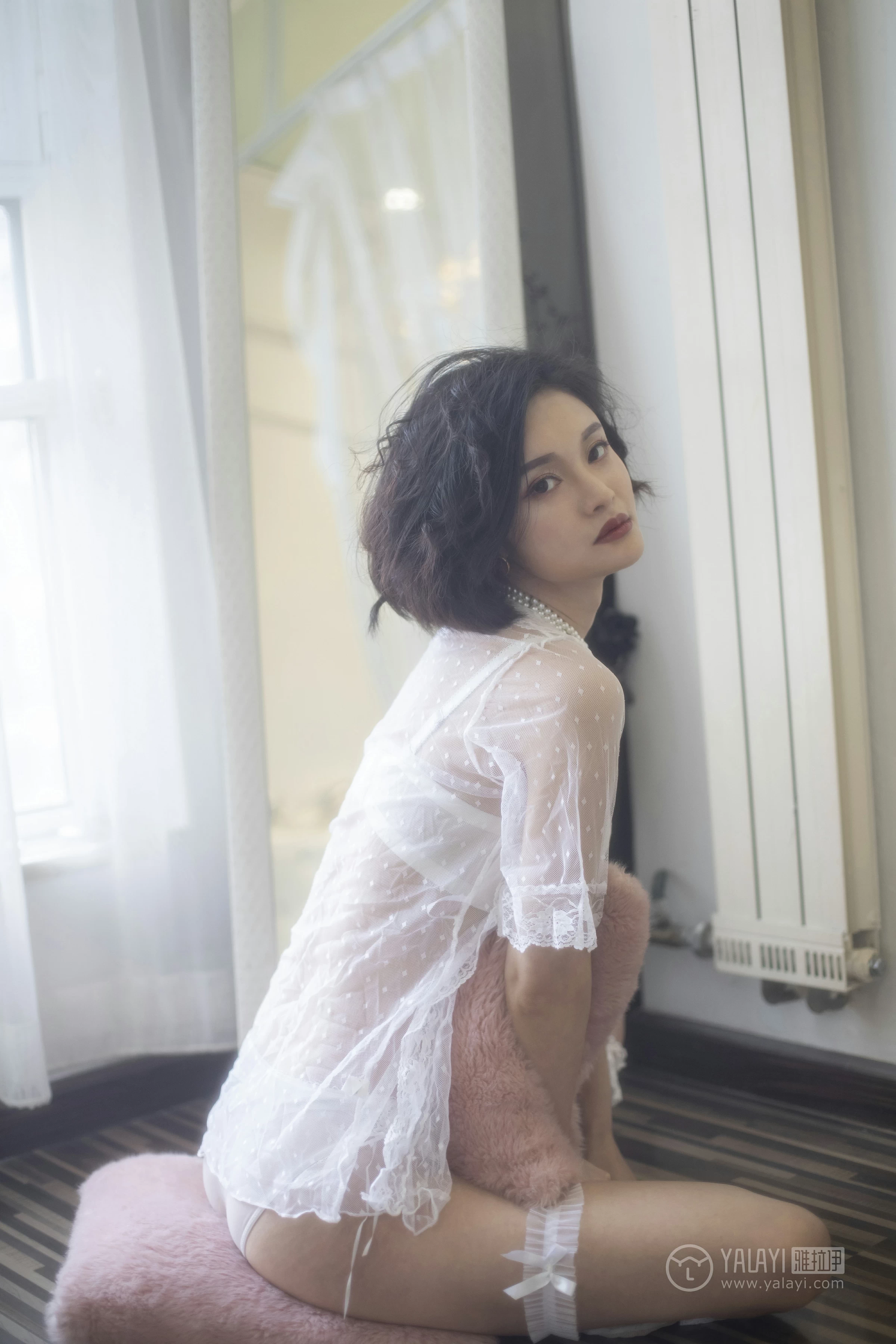 [YALAYI雅拉伊]No.187 盼兮 王艺颖 透视镂空睡衣与白色蕾丝内衣加白色情趣渔网袜性感私房写真集第13张