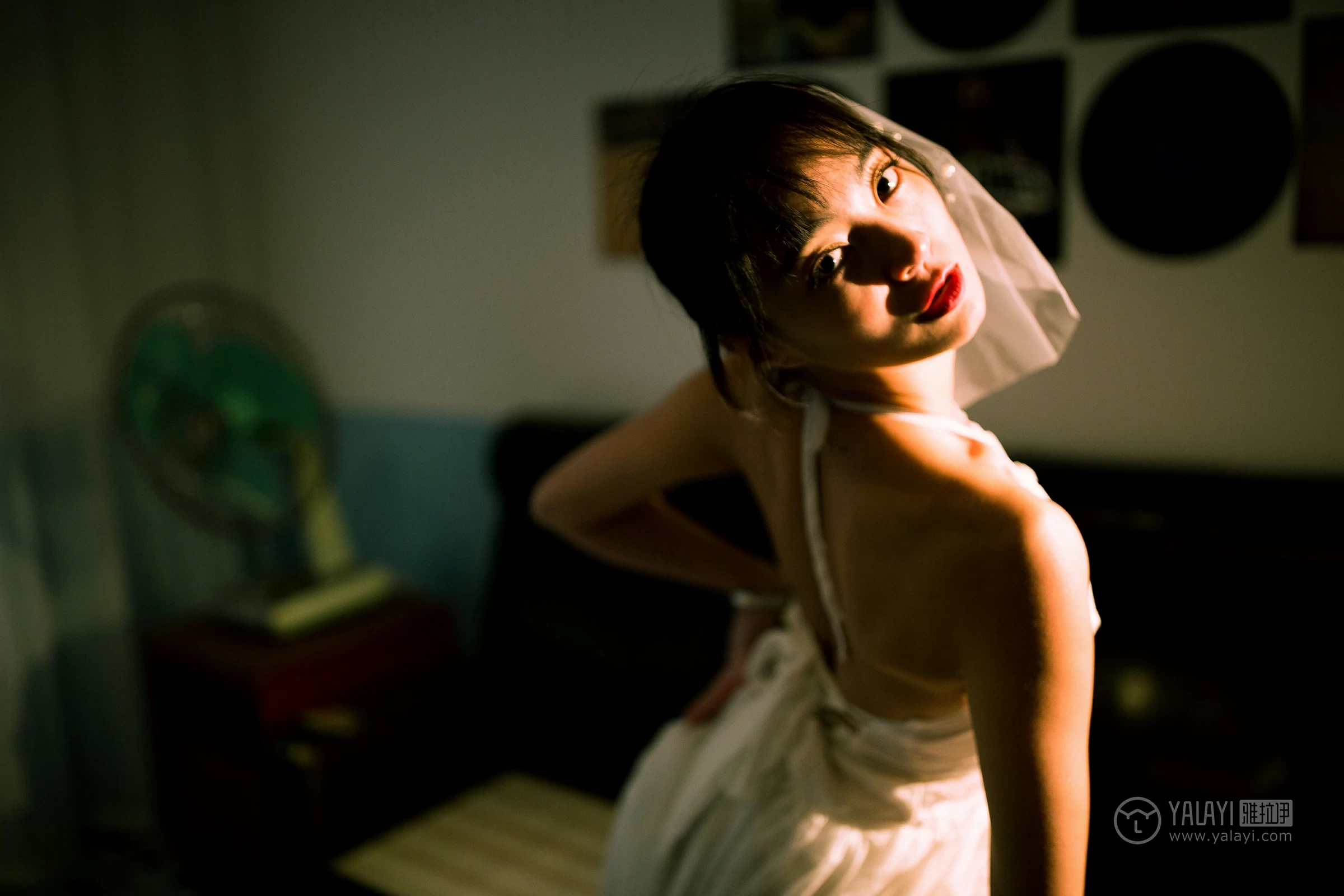 [YALAYI雅拉伊]No.191 轻舞飞扬 米粒米粒 白色吊带裸背婚纱连衣裙性感私房写真集第5张