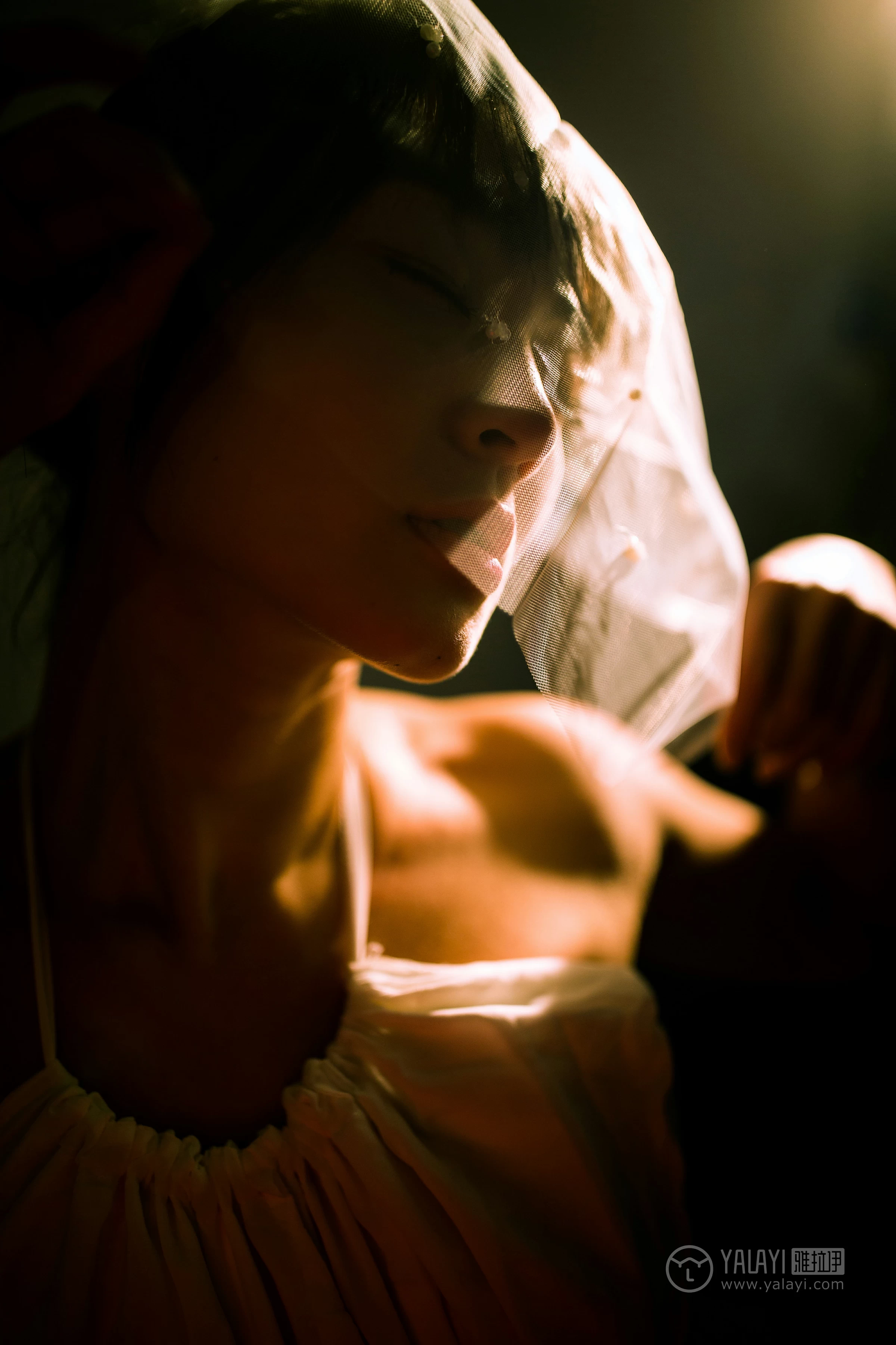 [YALAYI雅拉伊]No.191 轻舞飞扬 米粒米粒 白色吊带裸背婚纱连衣裙性感私房写真集第14张