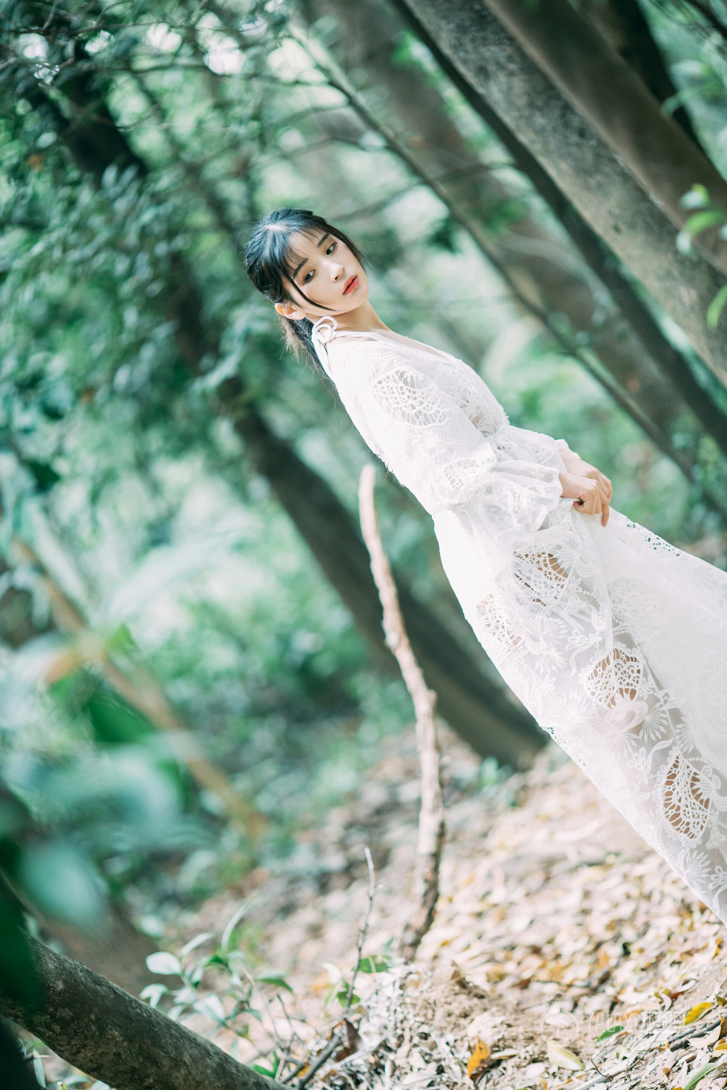 [YALAYI雅拉伊]No.194 仙乐飘飘 阿惜 白色透视镂空连衣裙加白色内衣性感私房写真集第4张